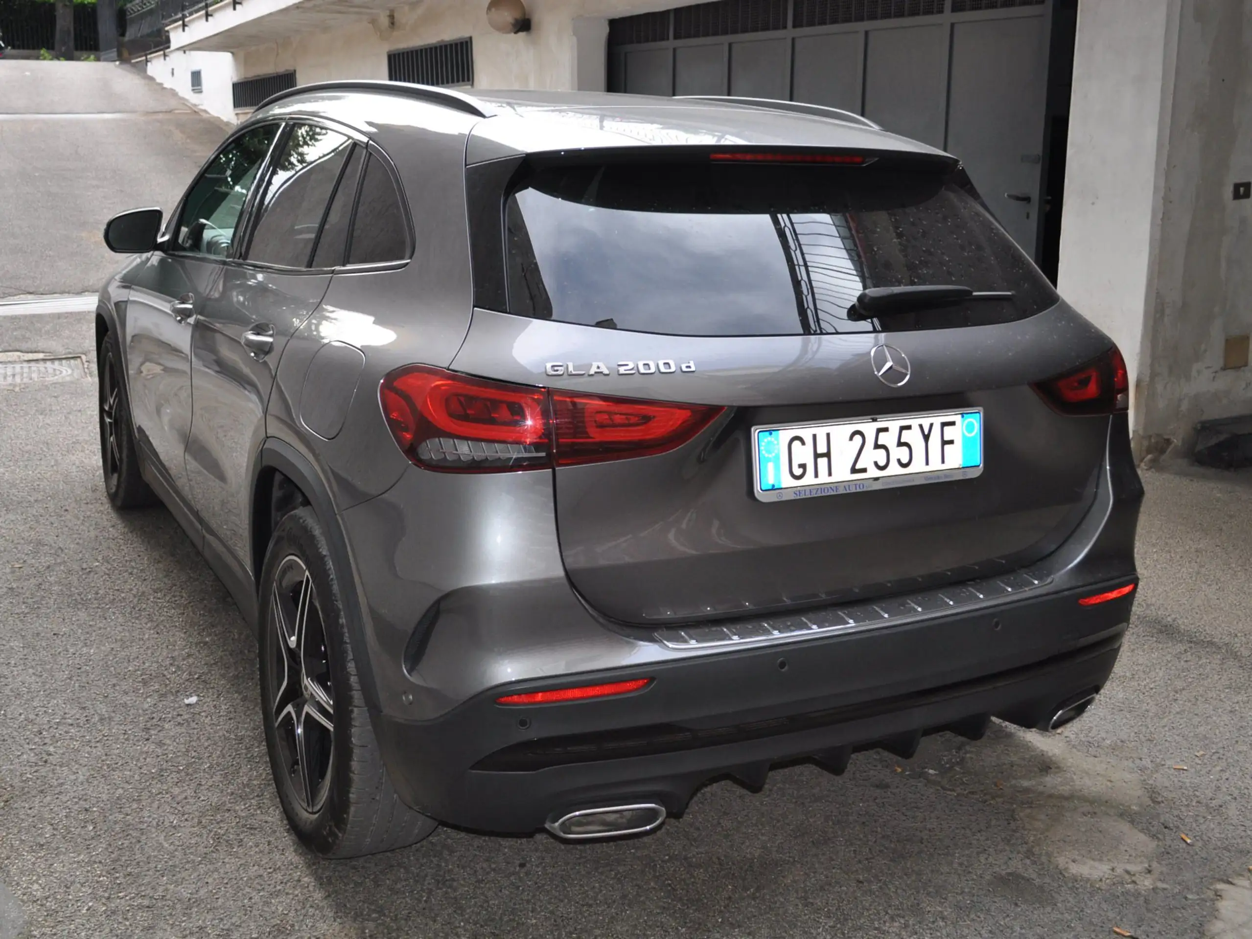 Mercedes-Benz - GLA 200