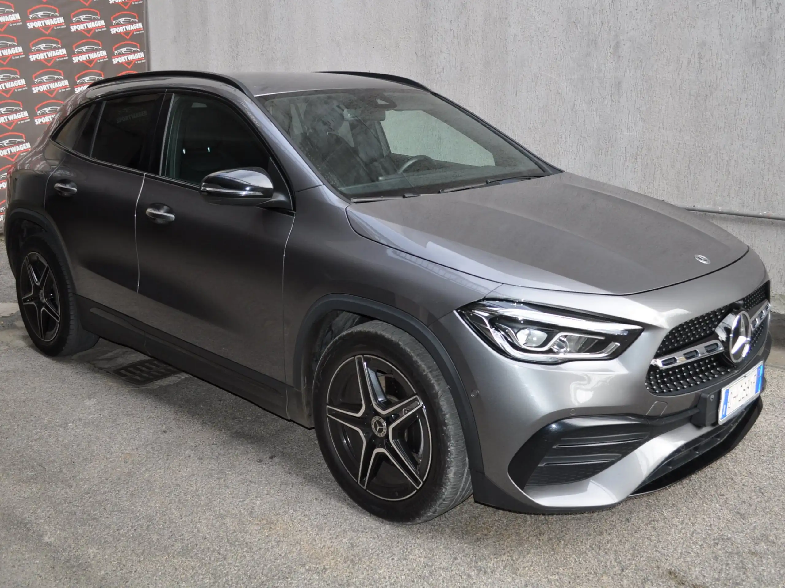 Mercedes-Benz - GLA 200