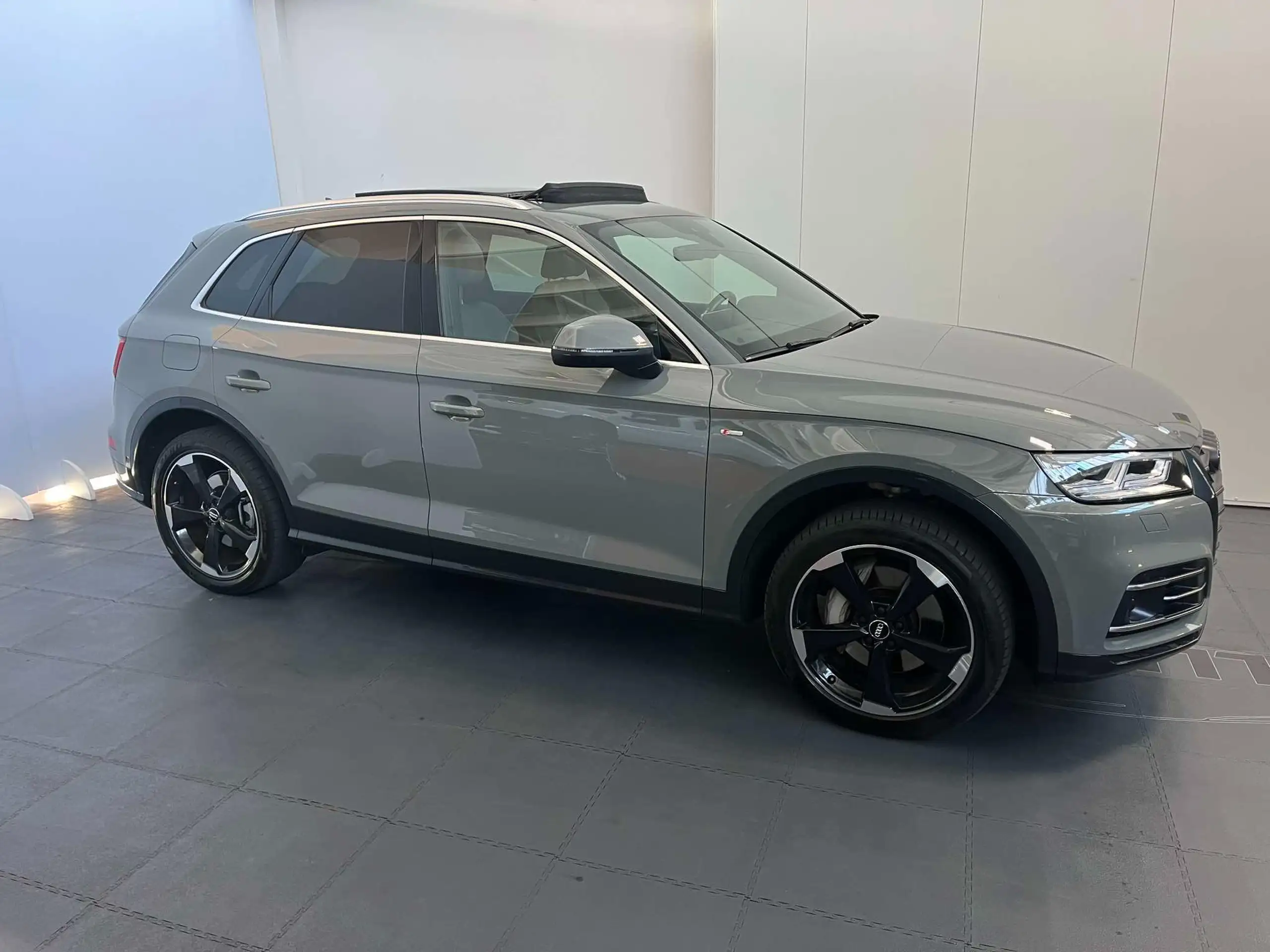 Audi - Q5