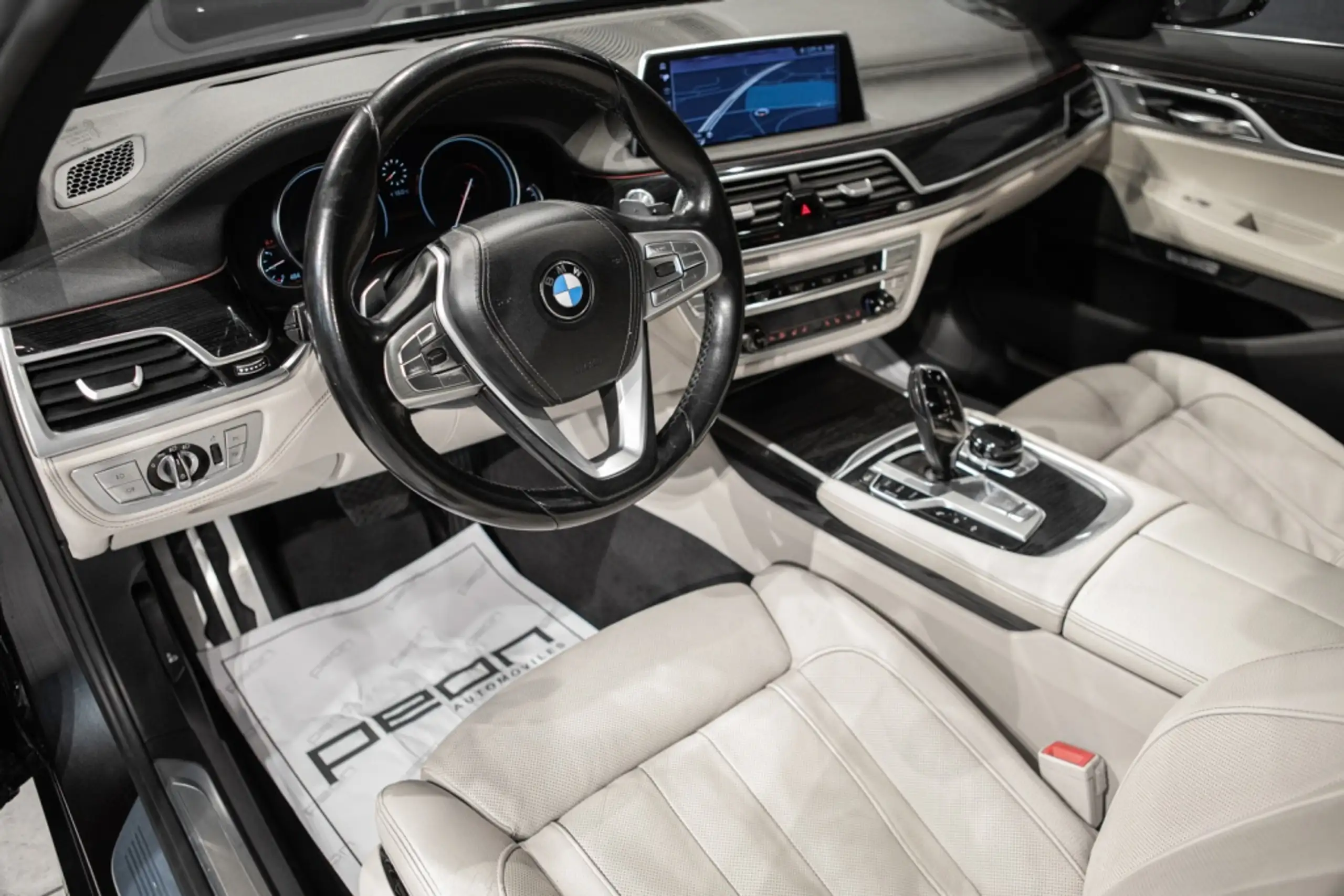 BMW - 740