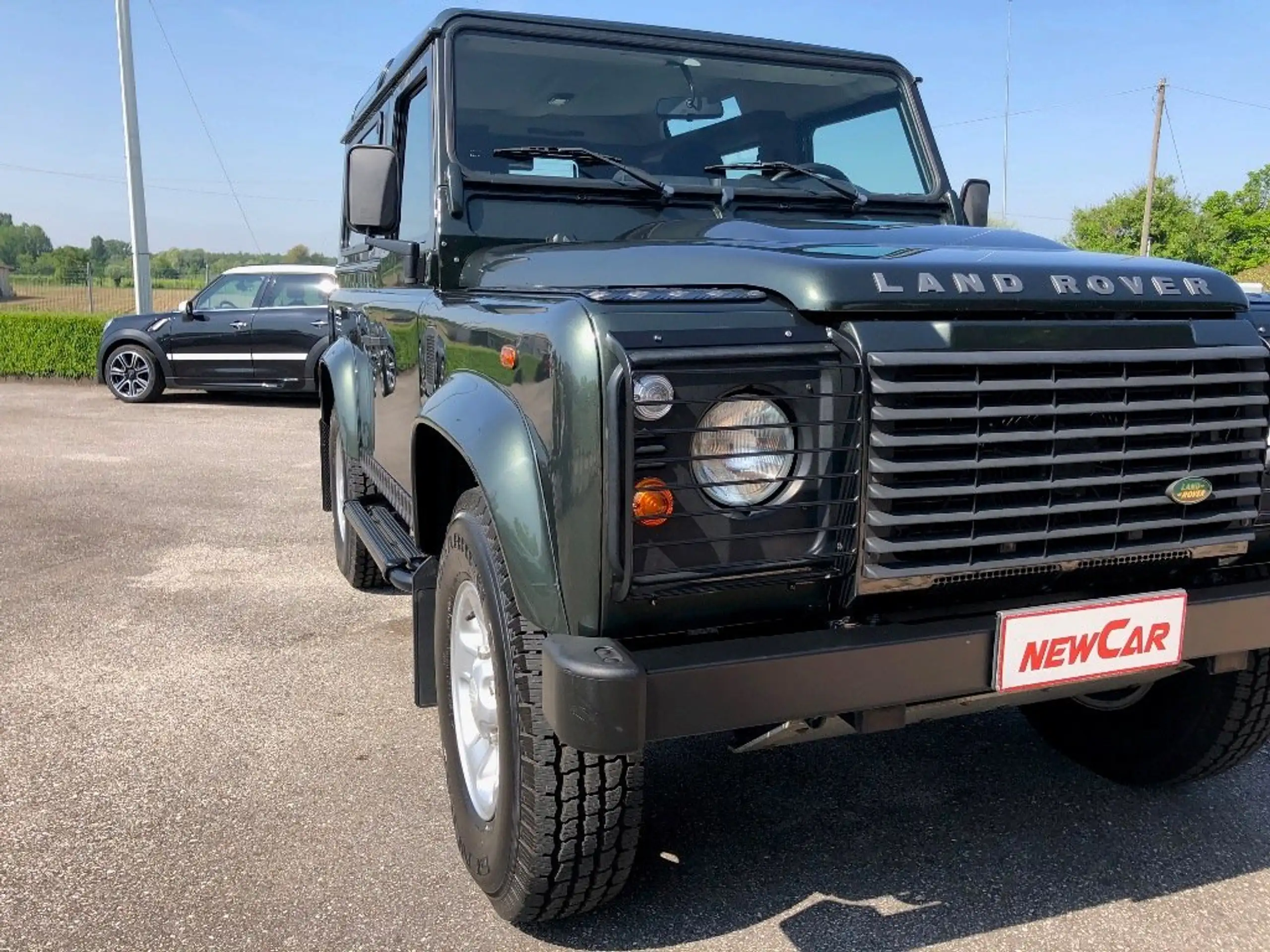 Land Rover - Defender