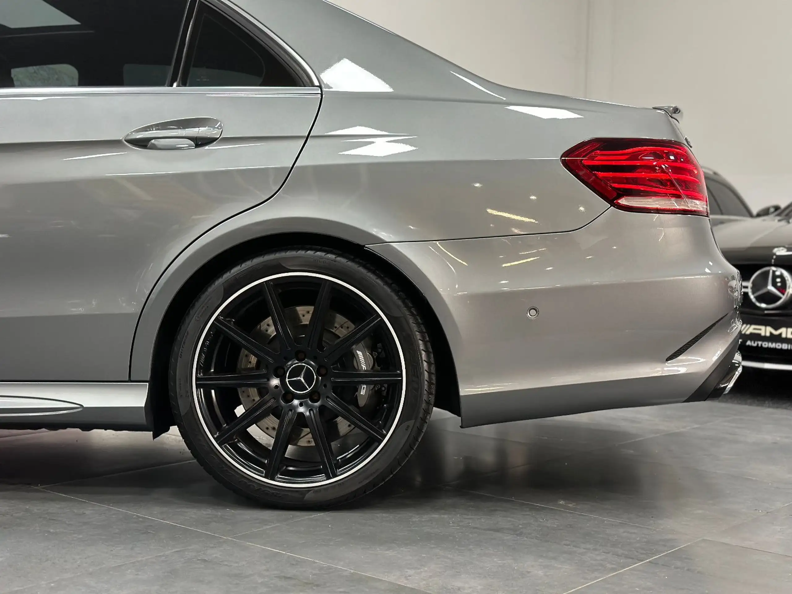 Mercedes-Benz - E 63 AMG