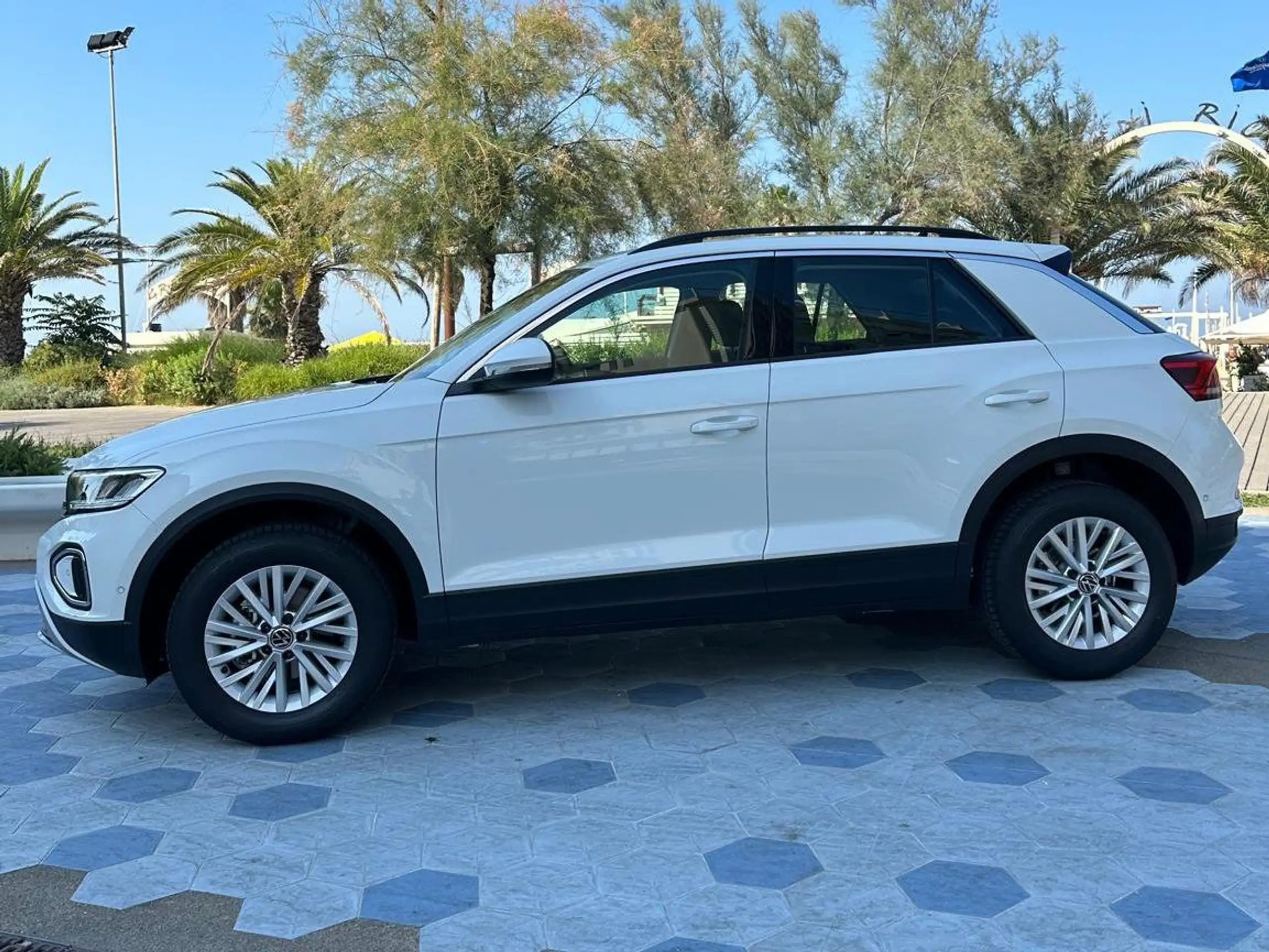 Volkswagen - T-Roc