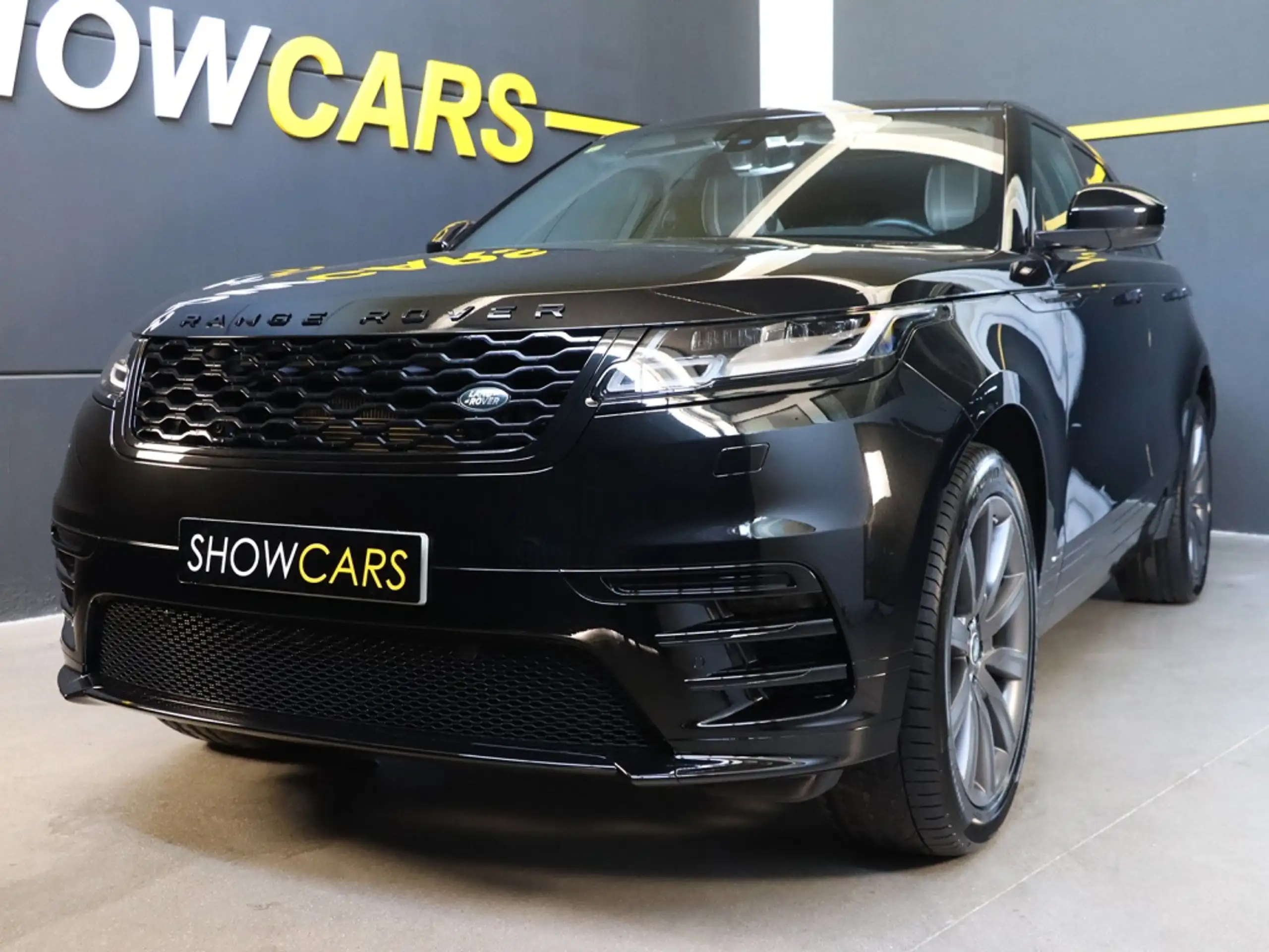 Land Rover - Range Rover Velar