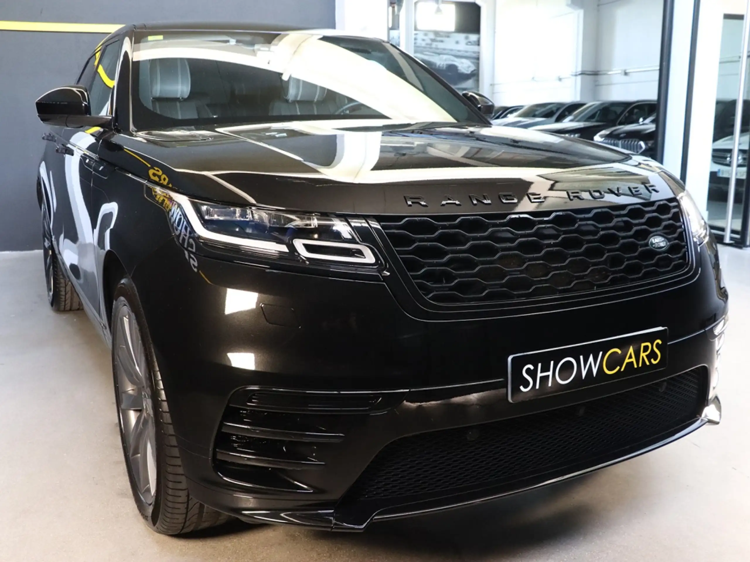 Land Rover - Range Rover Velar