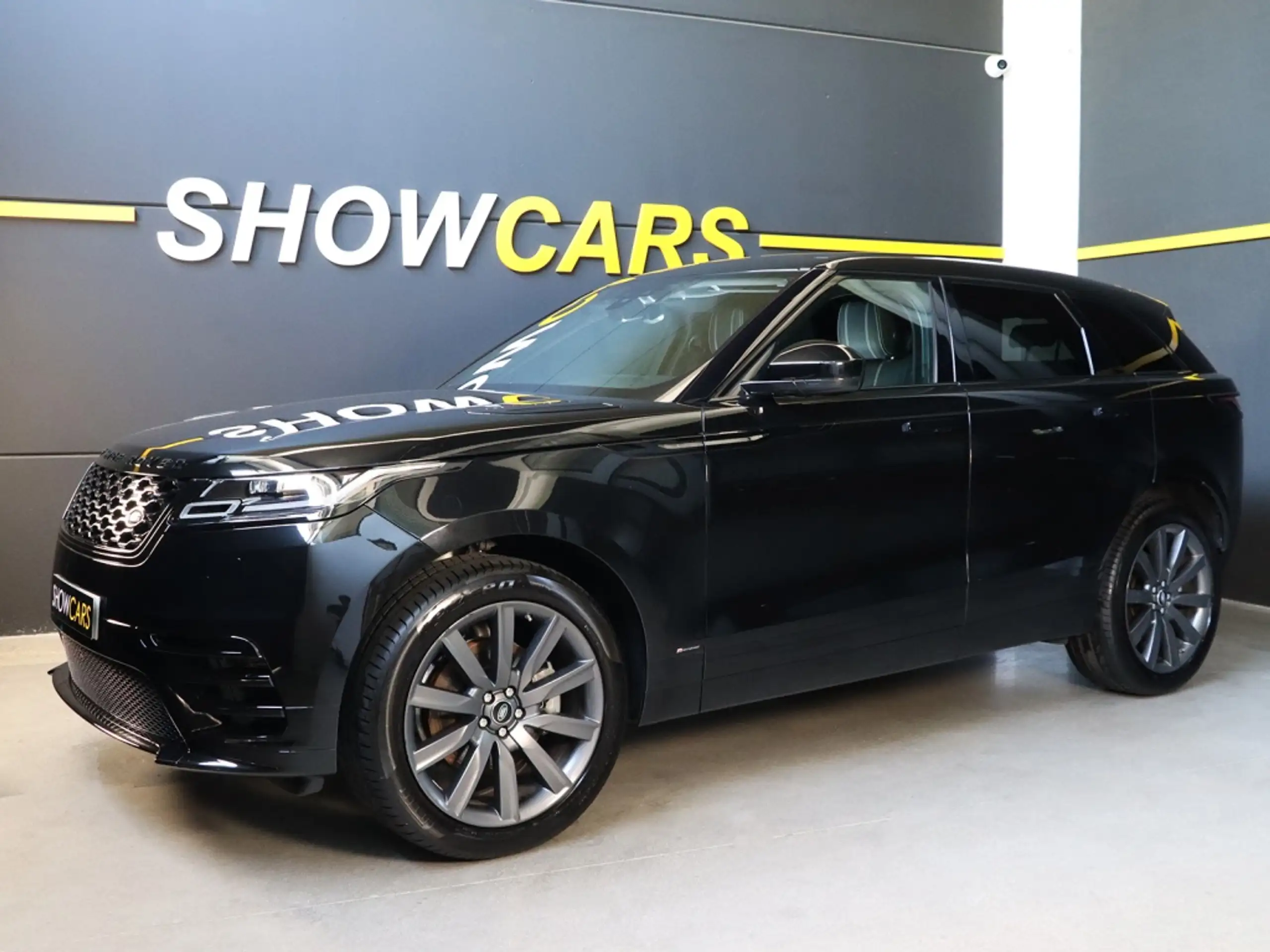 Land Rover - Range Rover Velar