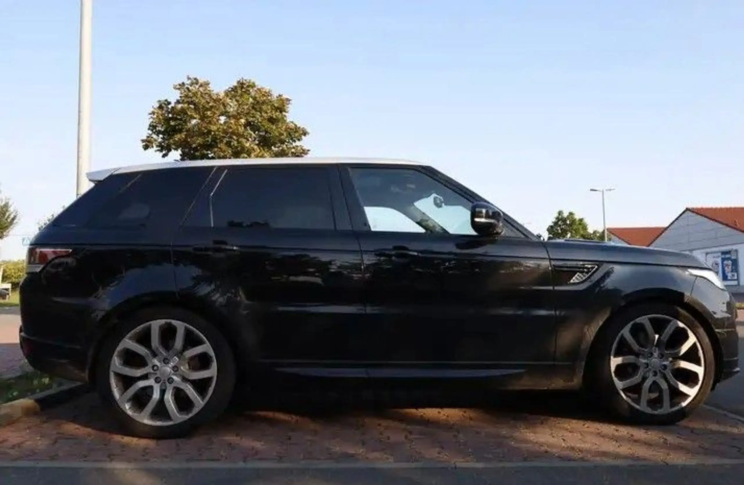 Land Rover - Range Rover Sport