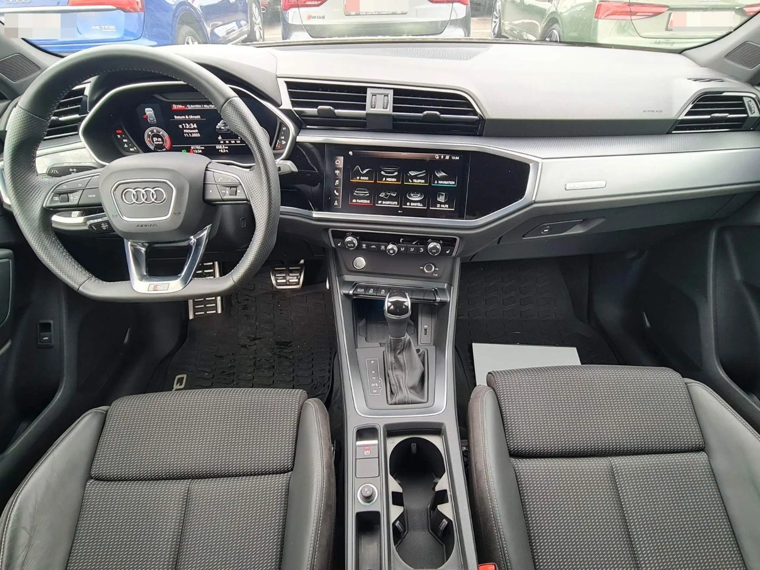 Audi - Q3