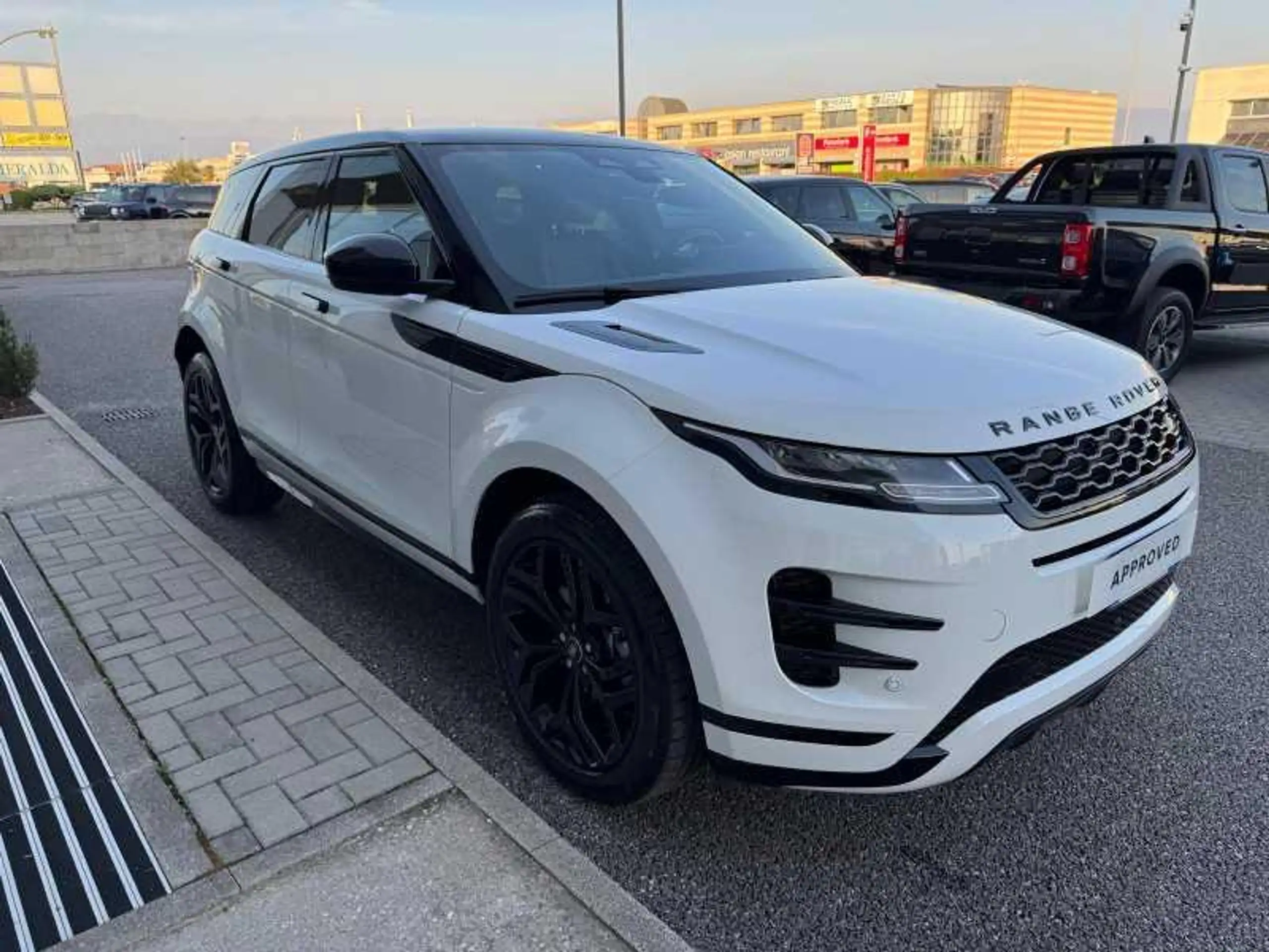 Land Rover - Range Rover Evoque