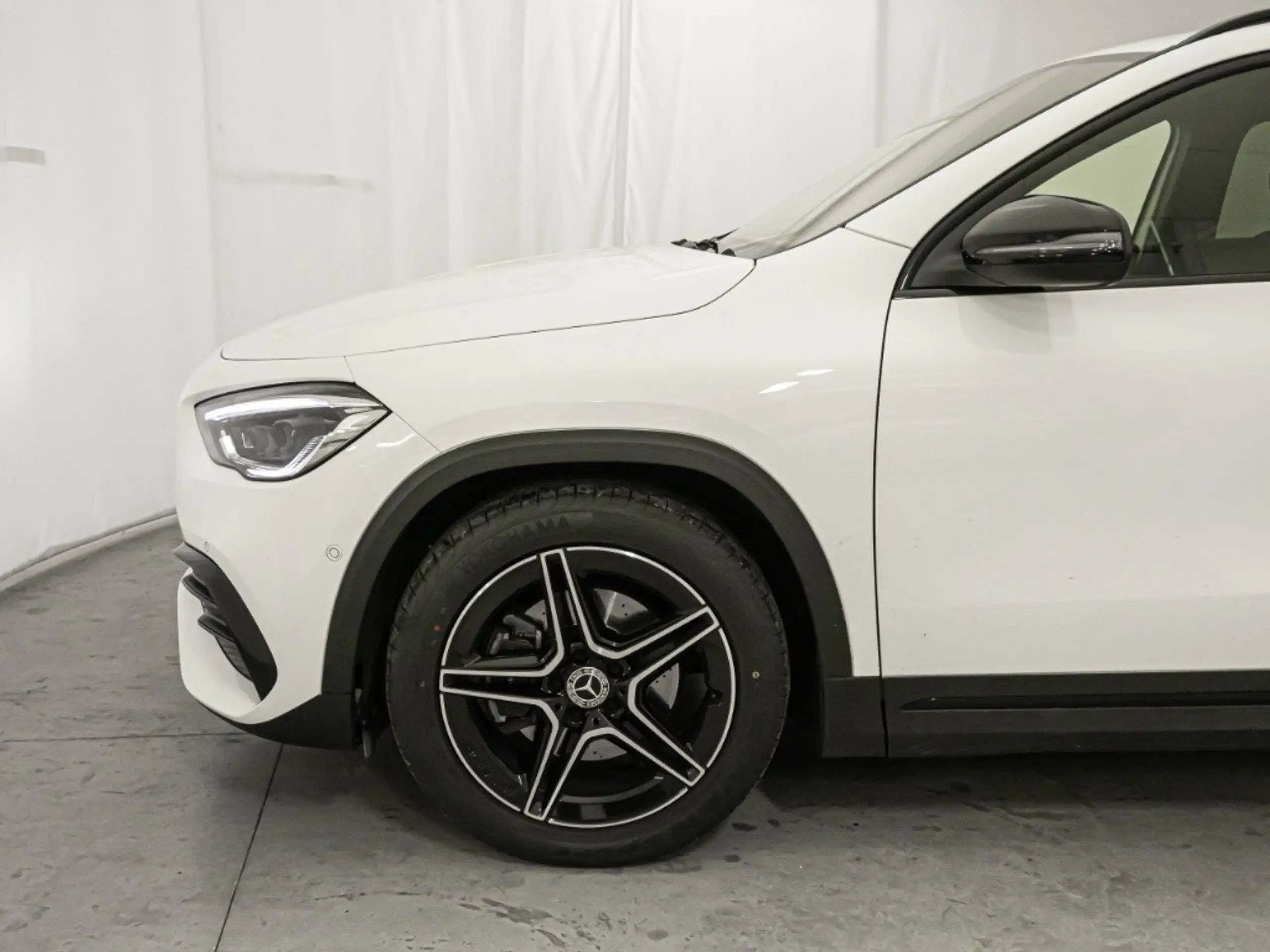 Mercedes-Benz - GLA 180