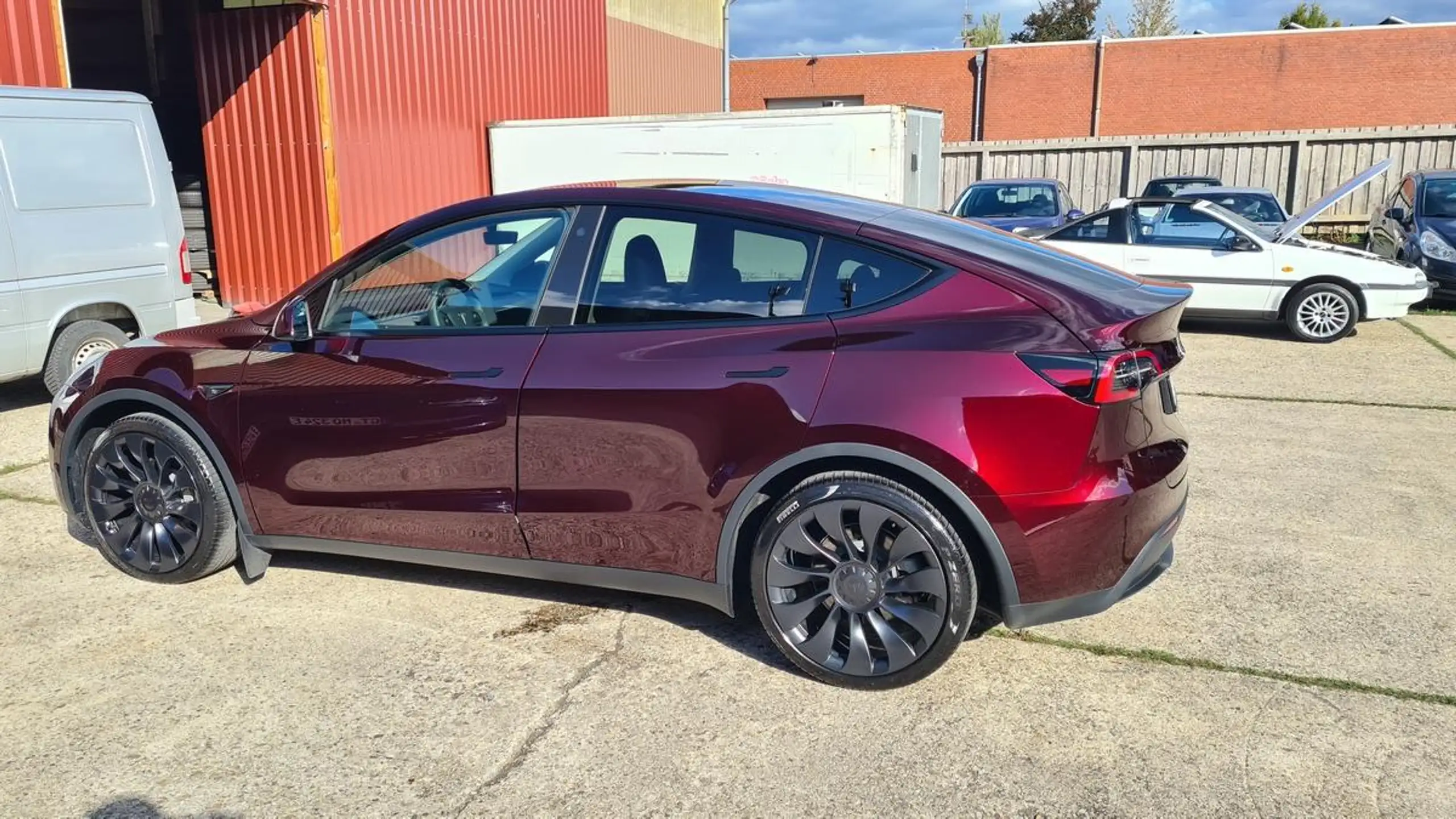 Tesla - Model Y