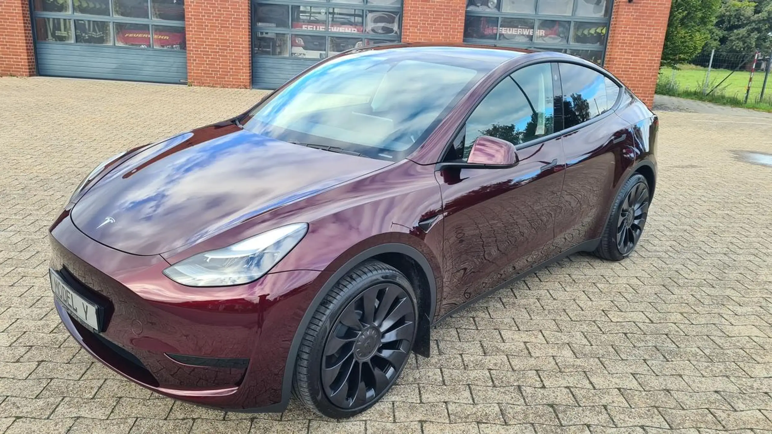 Tesla - Model Y