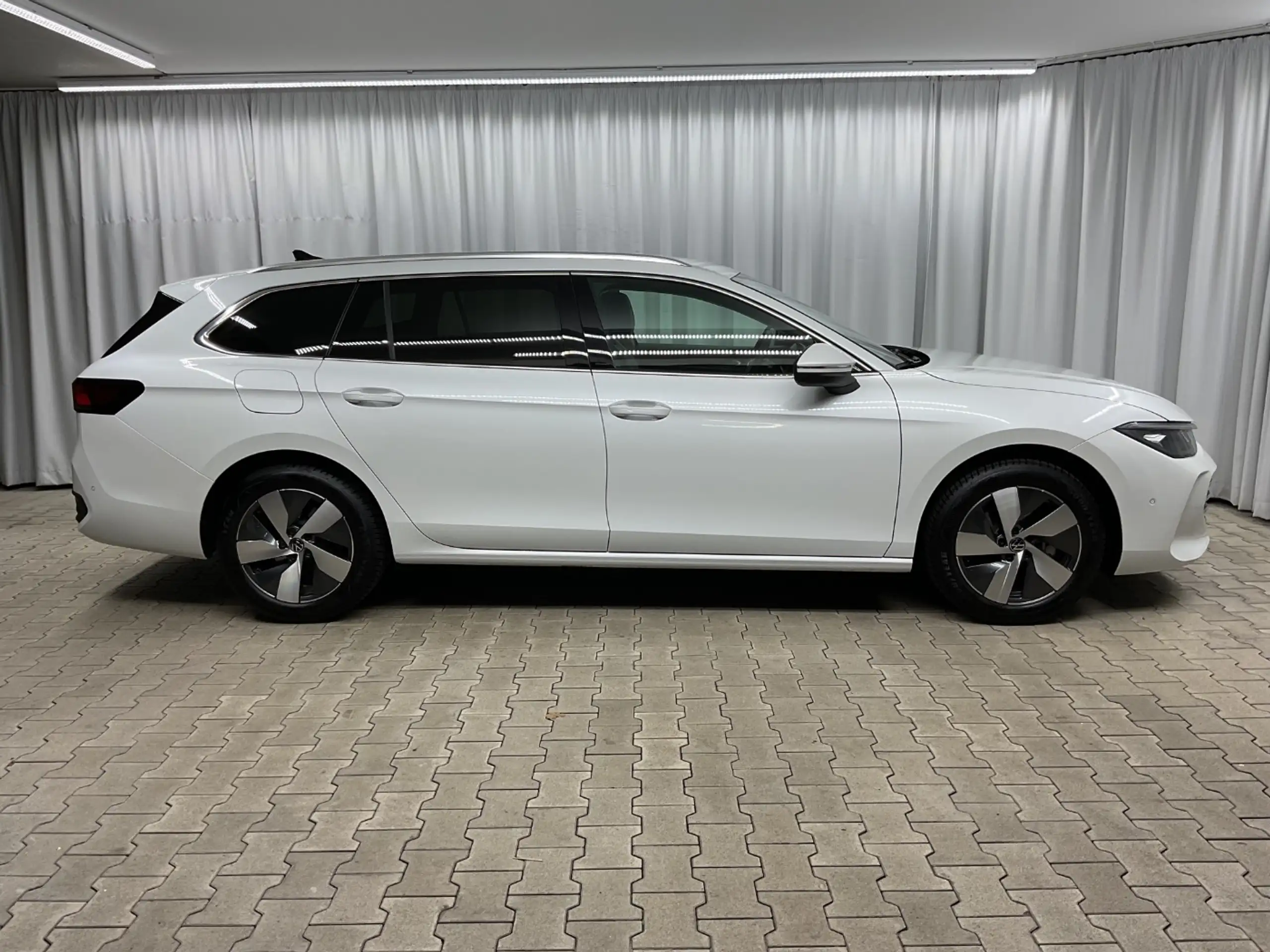 Volkswagen - Passat