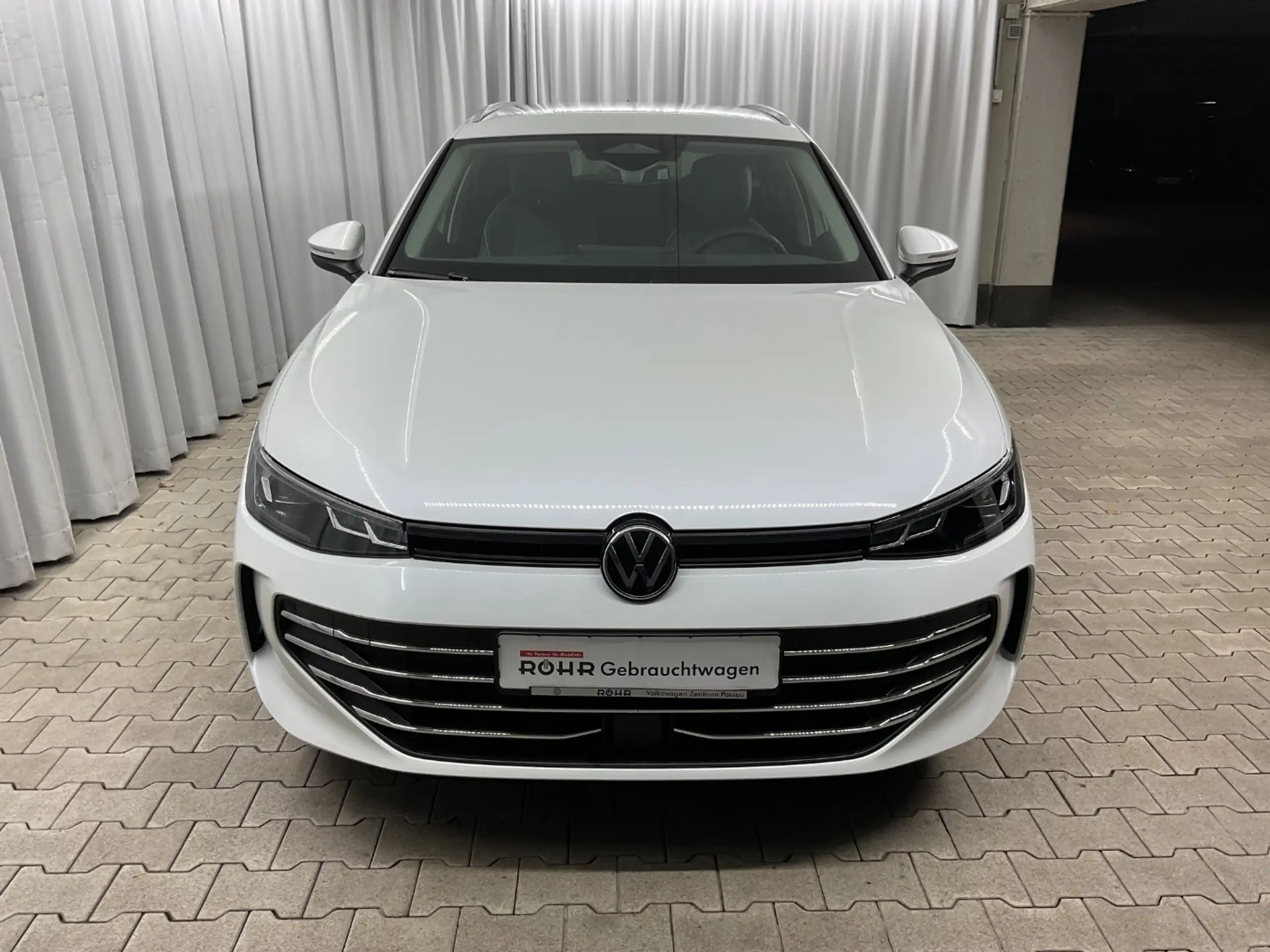 Volkswagen - Passat