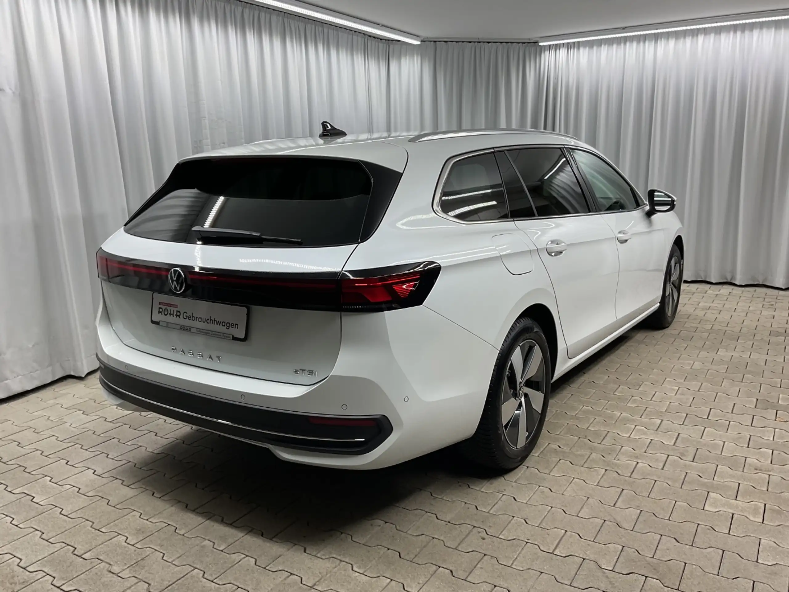 Volkswagen - Passat