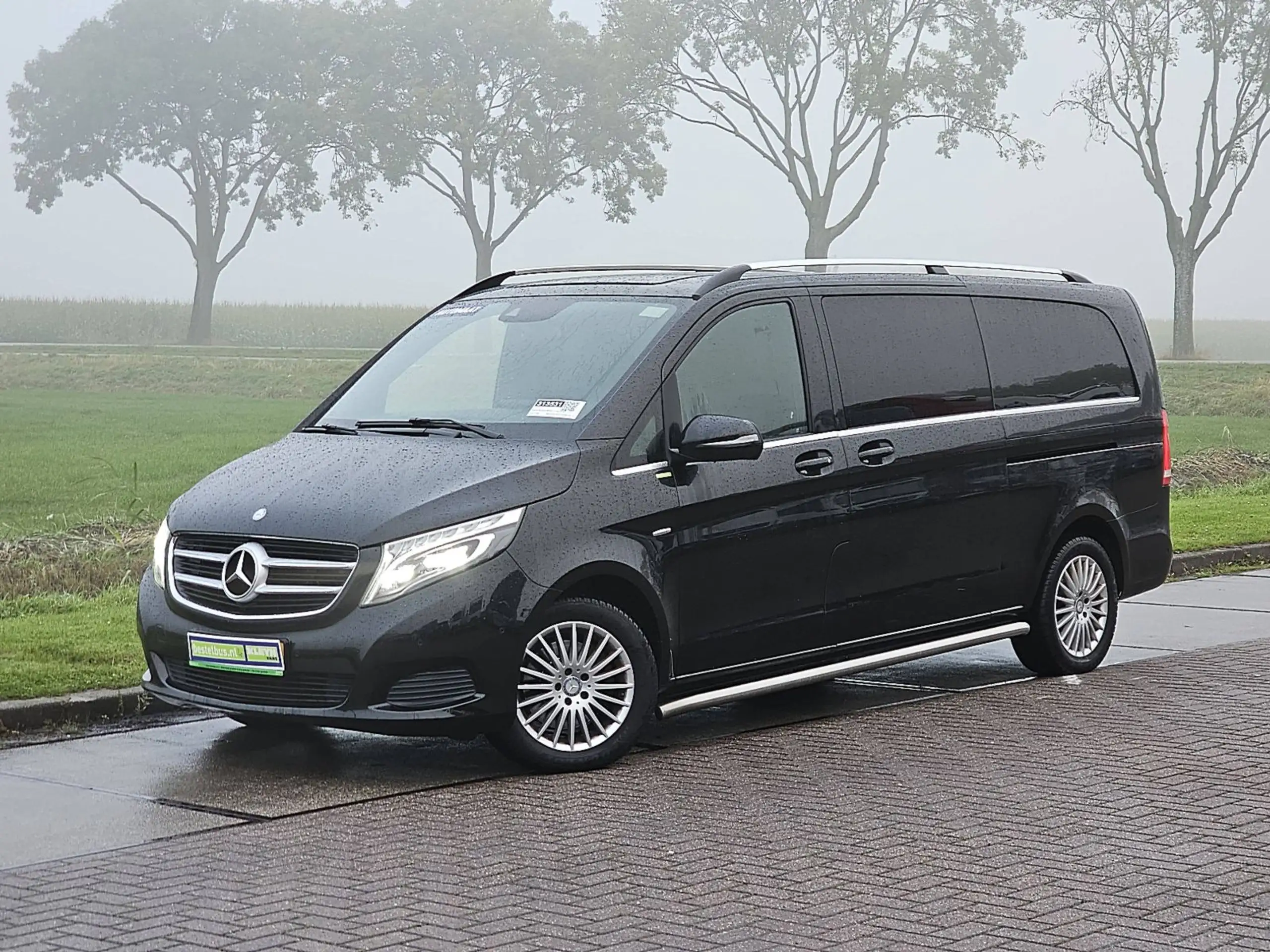 Mercedes-Benz - V