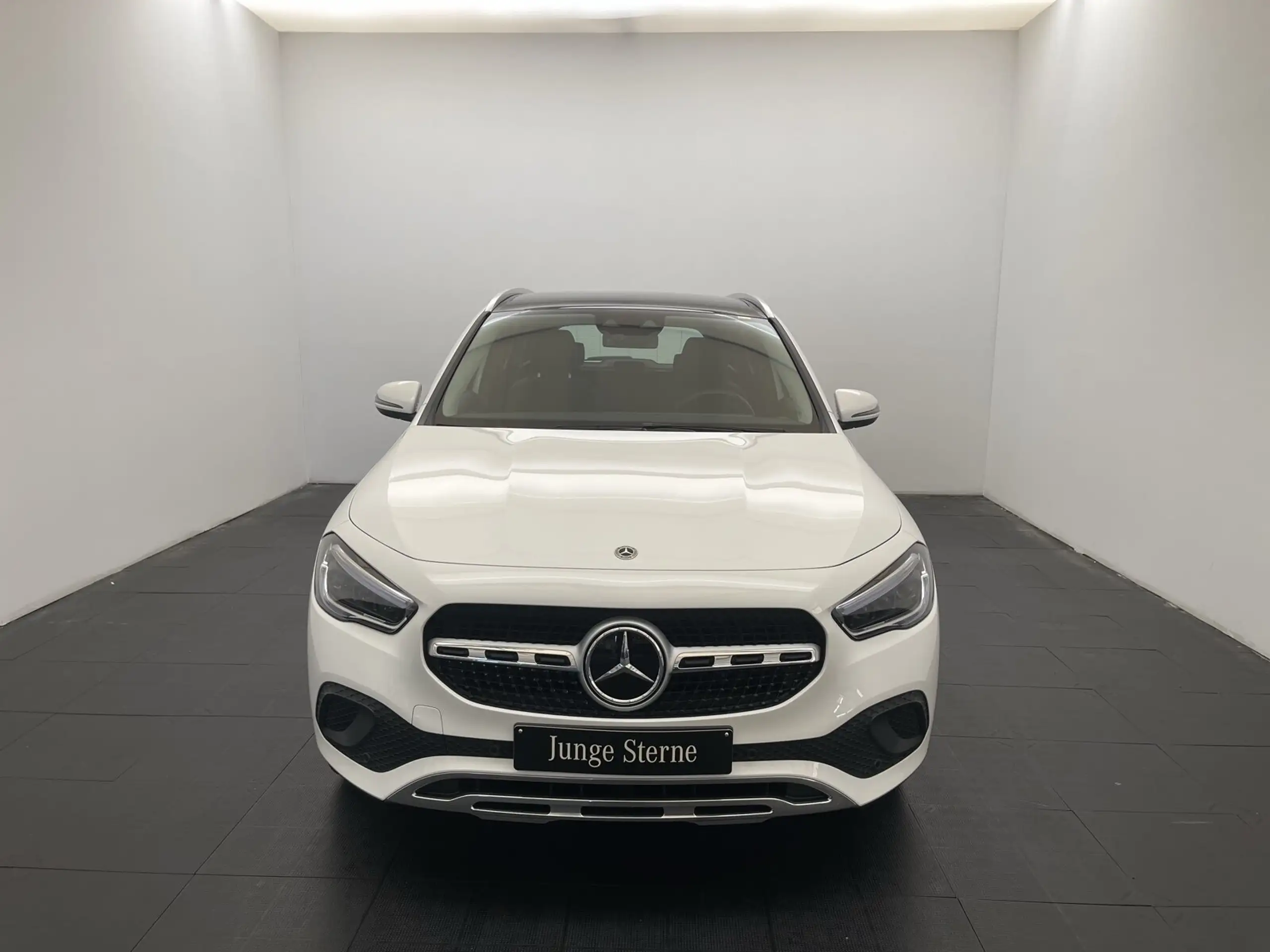 Mercedes-Benz - GLA 250