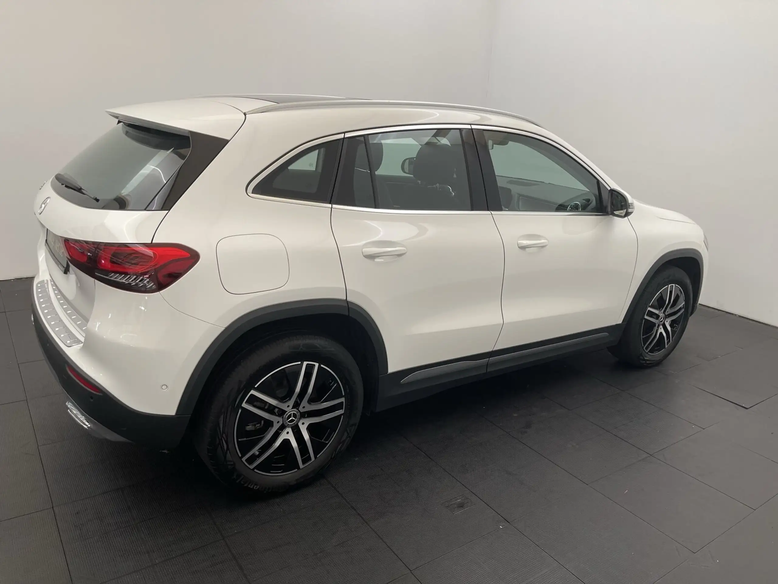 Mercedes-Benz - GLA 250