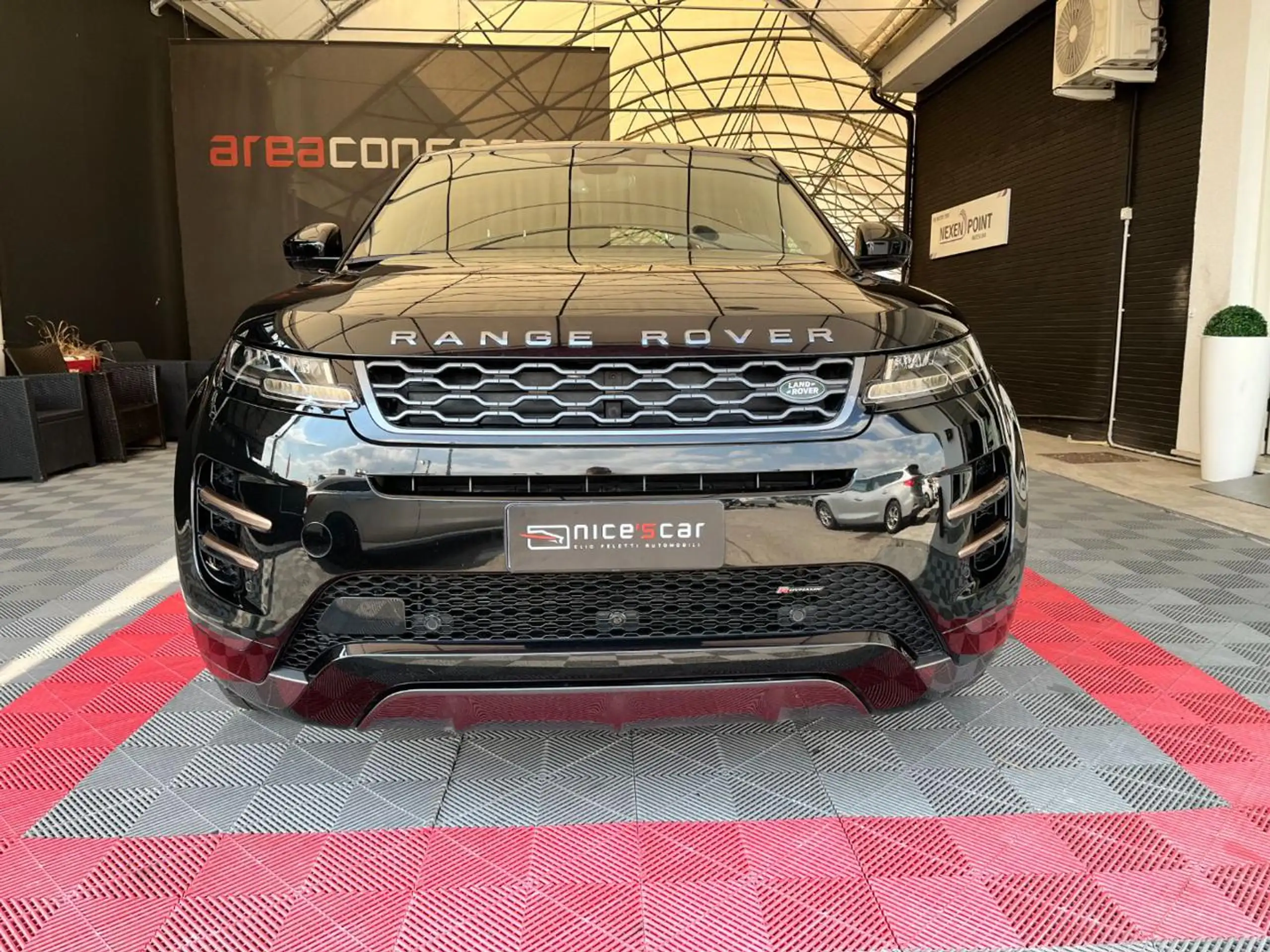 Land Rover - Range Rover Evoque