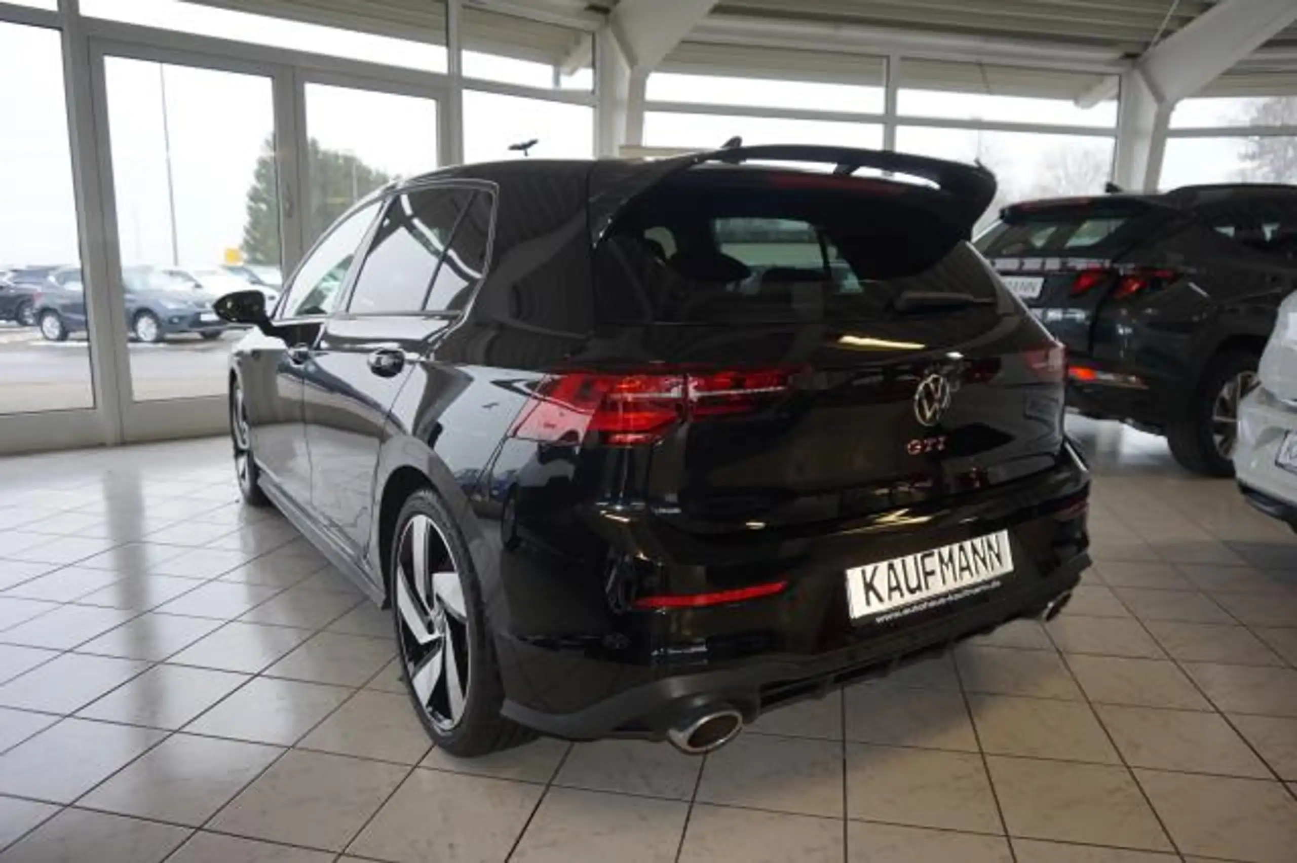 Volkswagen - Golf GTI