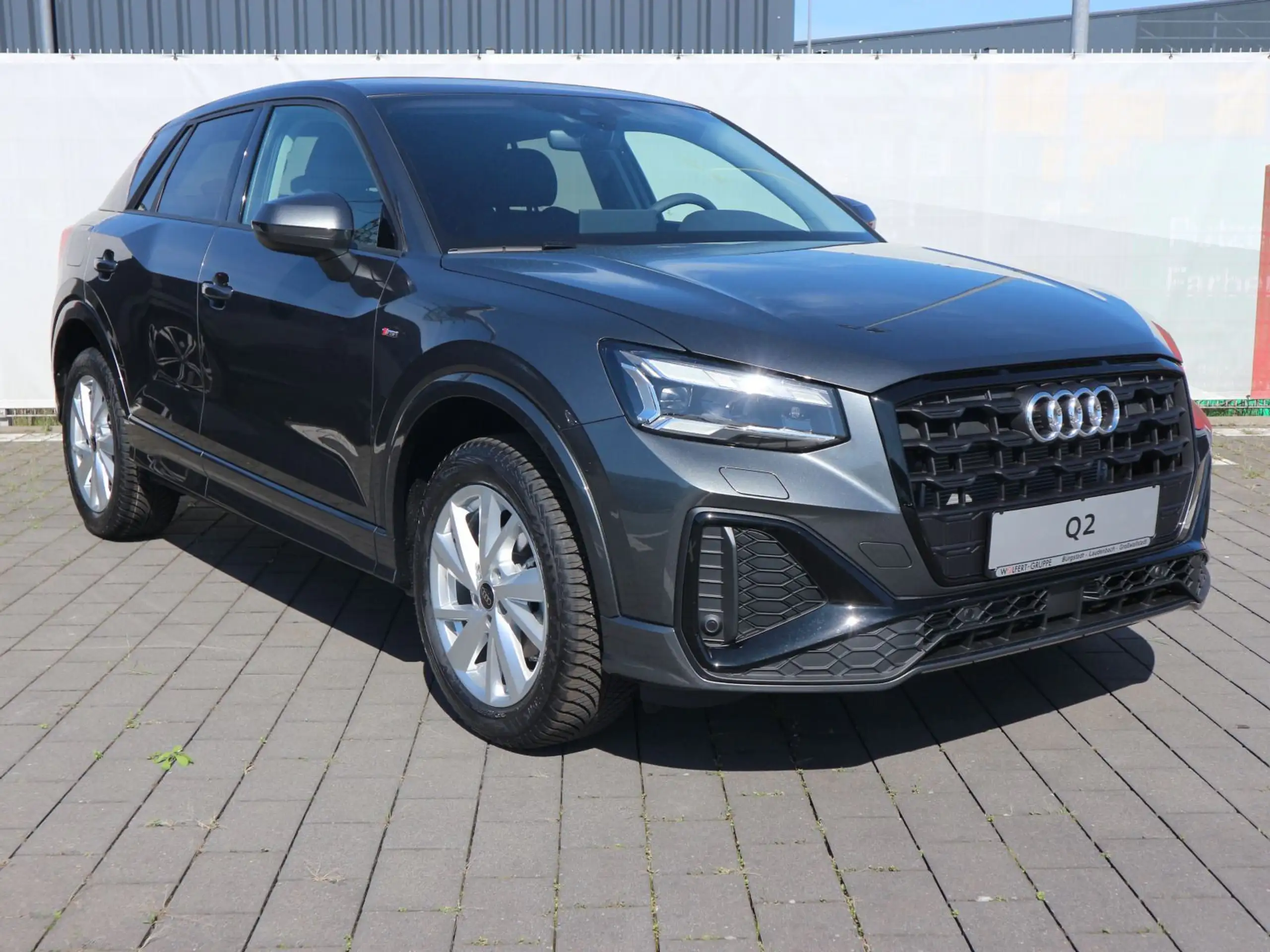 Audi - Q2