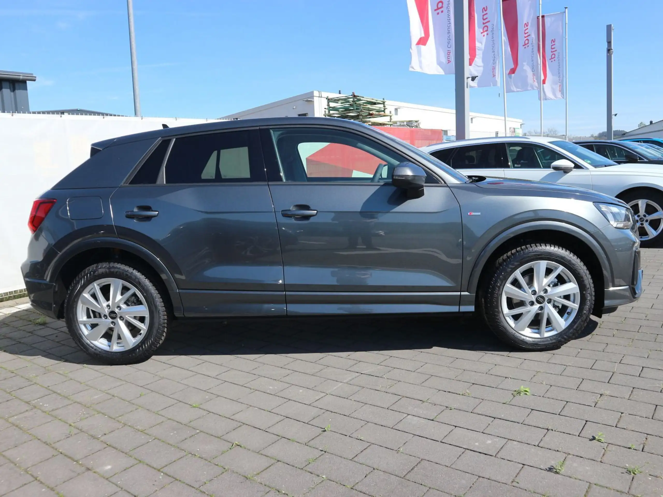 Audi - Q2