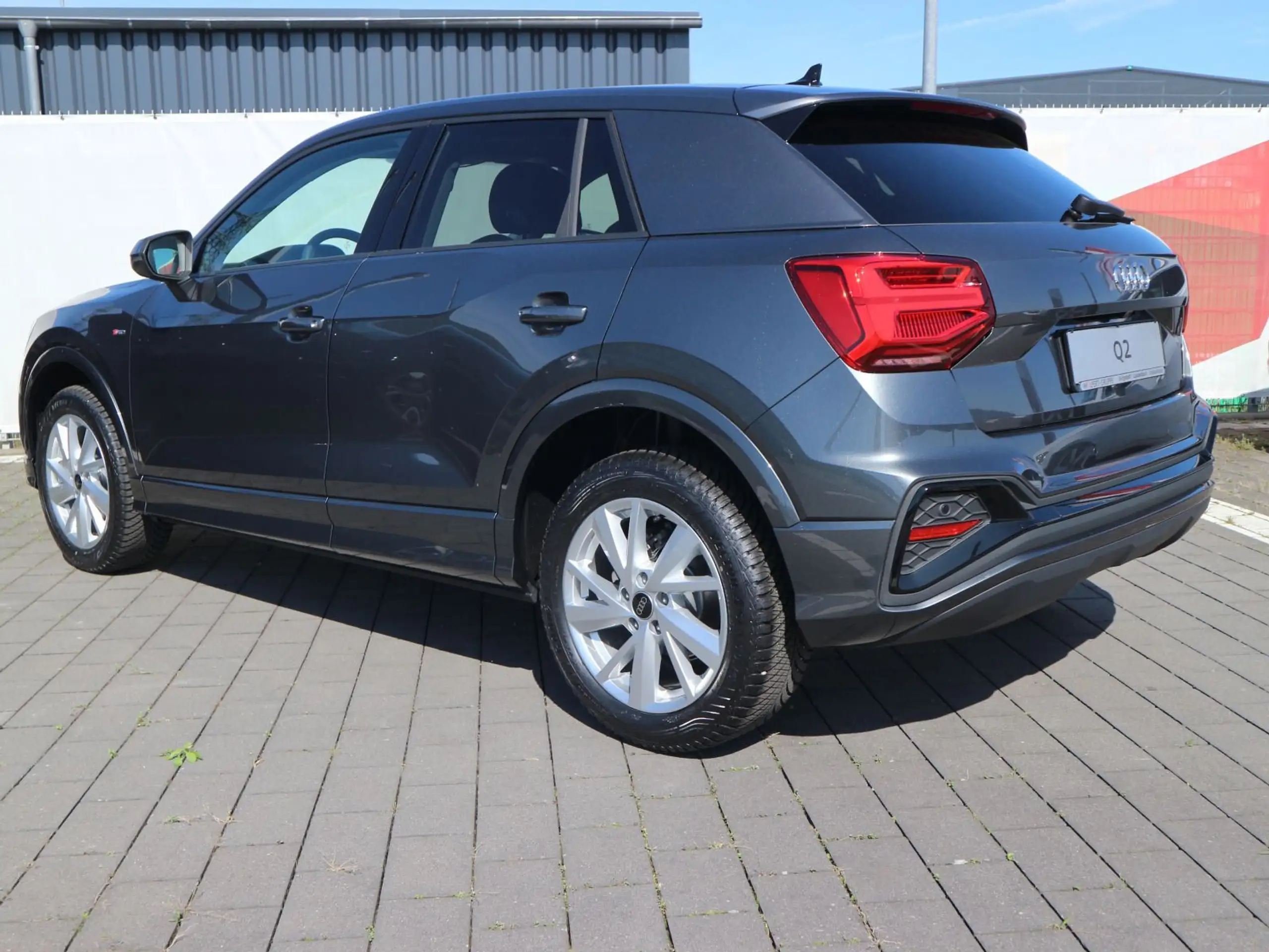 Audi - Q2