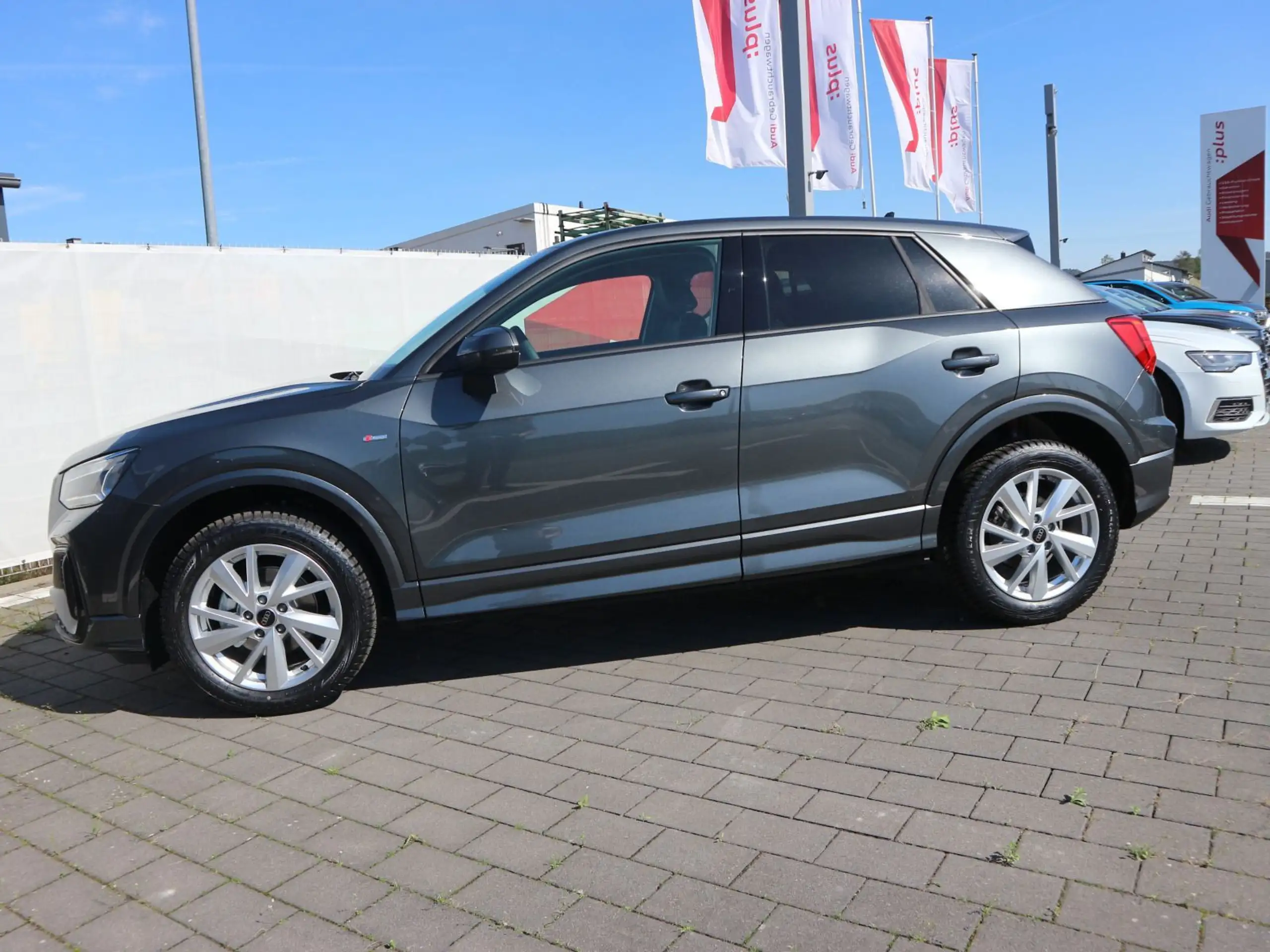 Audi - Q2