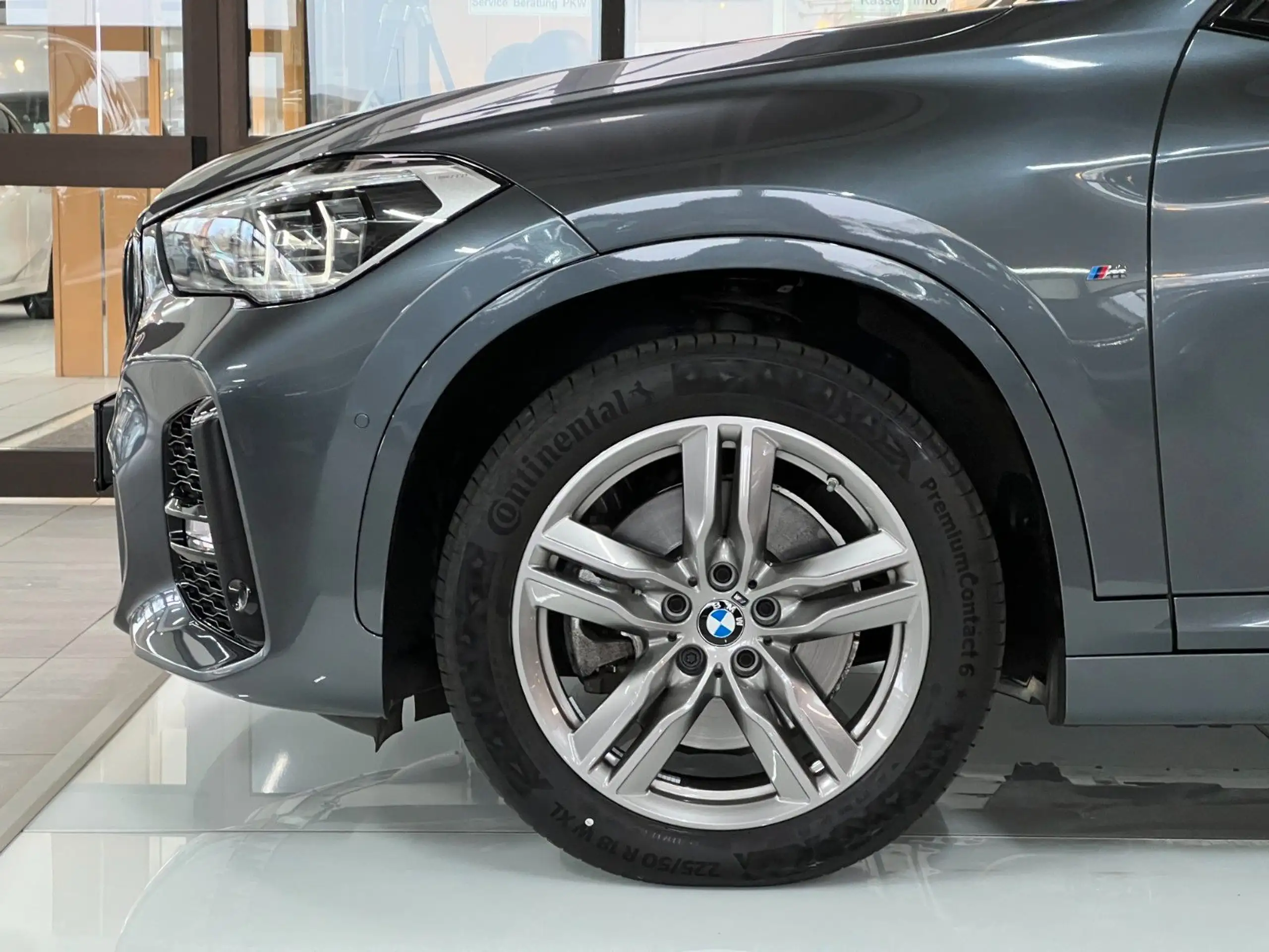 BMW - X1