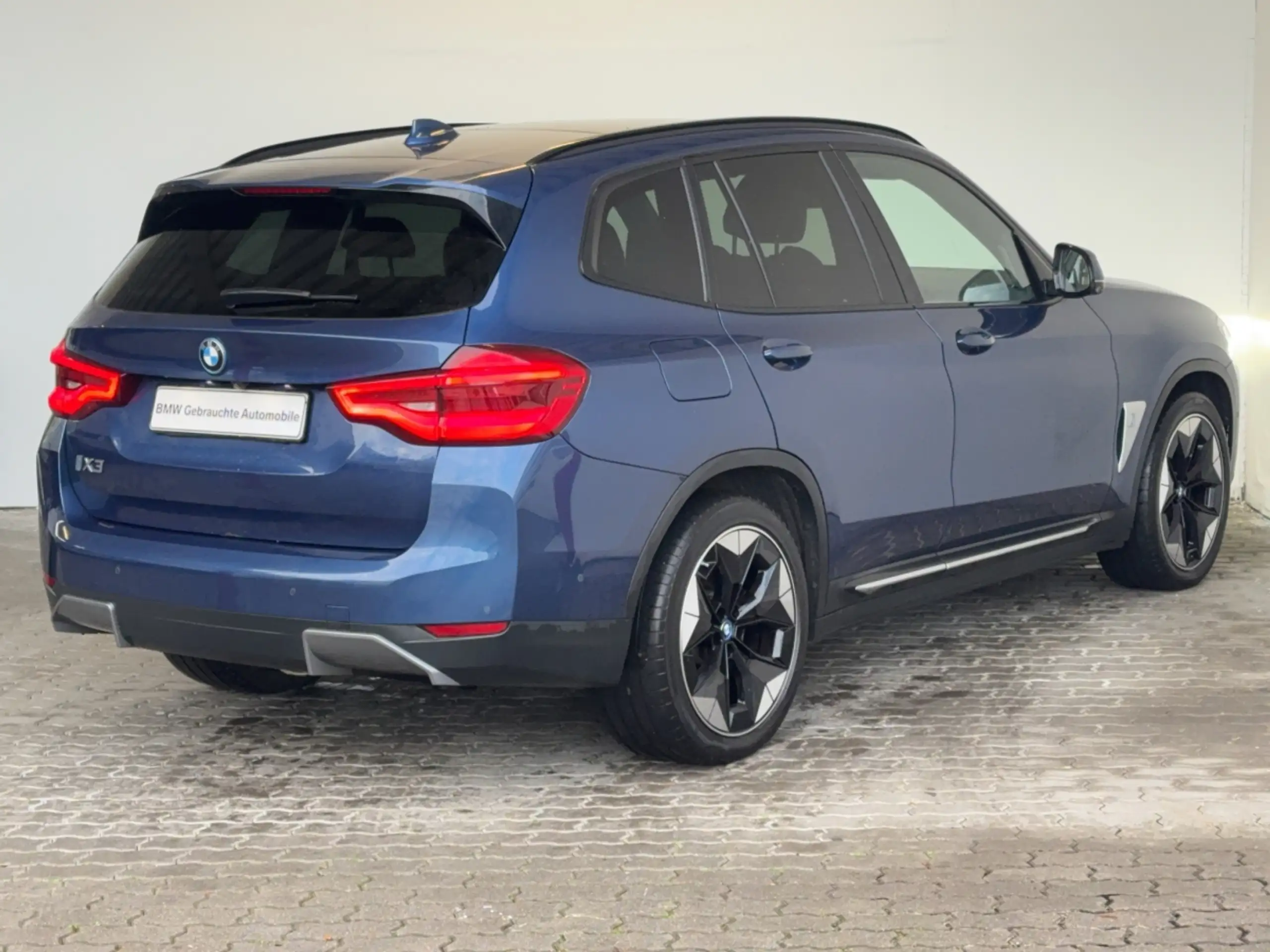 BMW - iX3