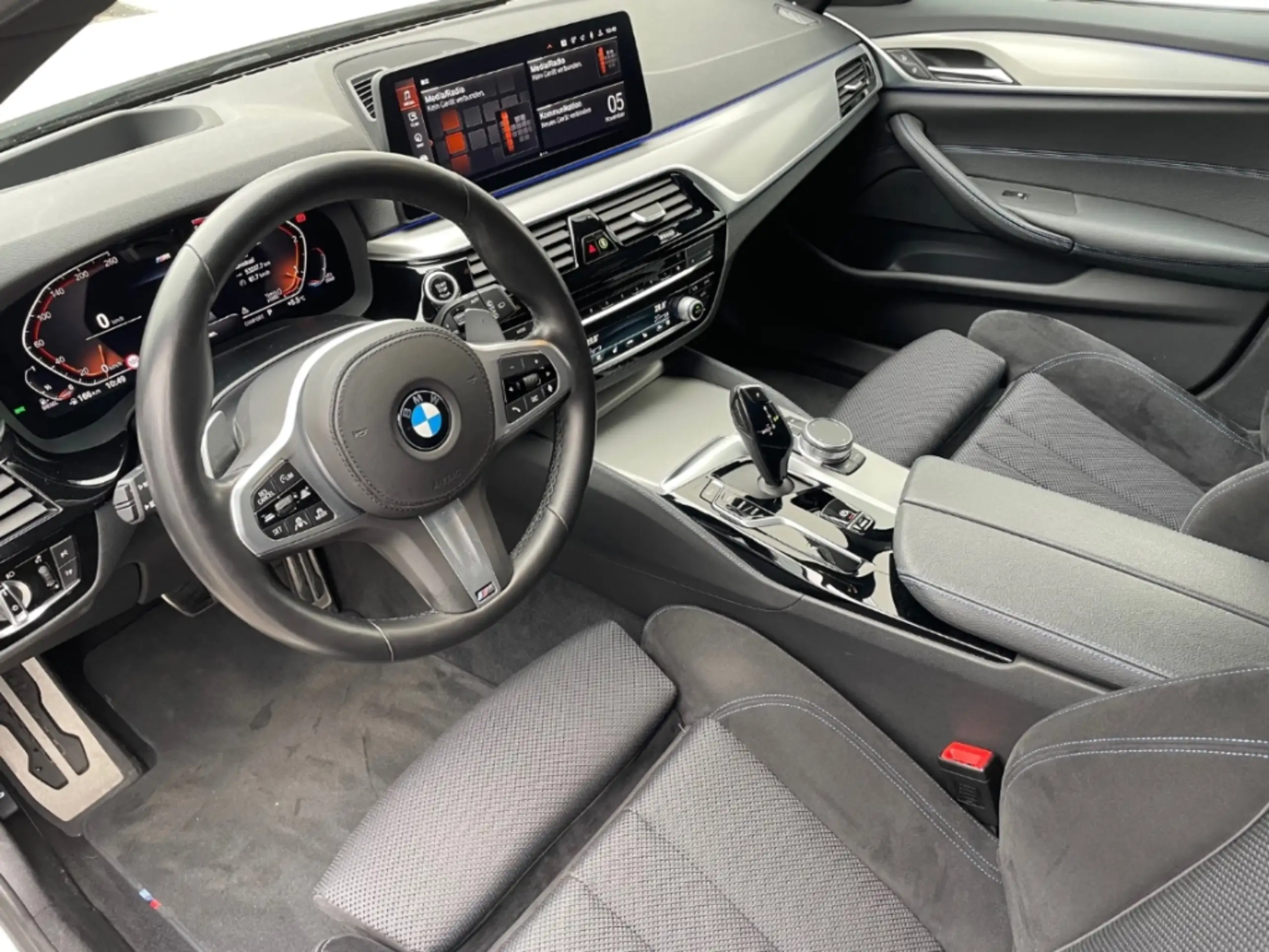 BMW - 520