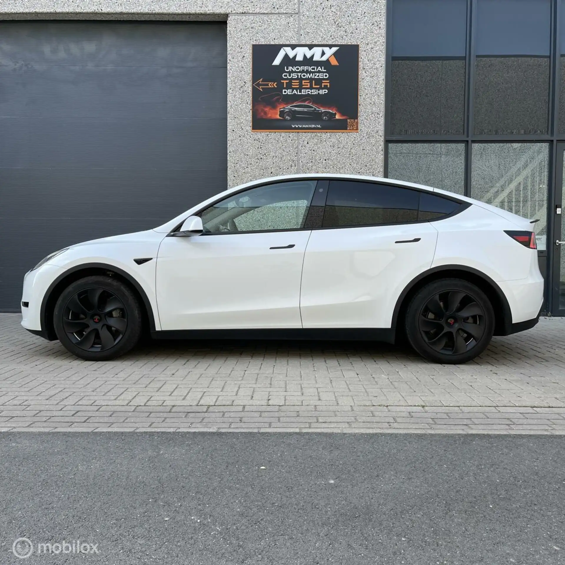 Tesla - Model Y