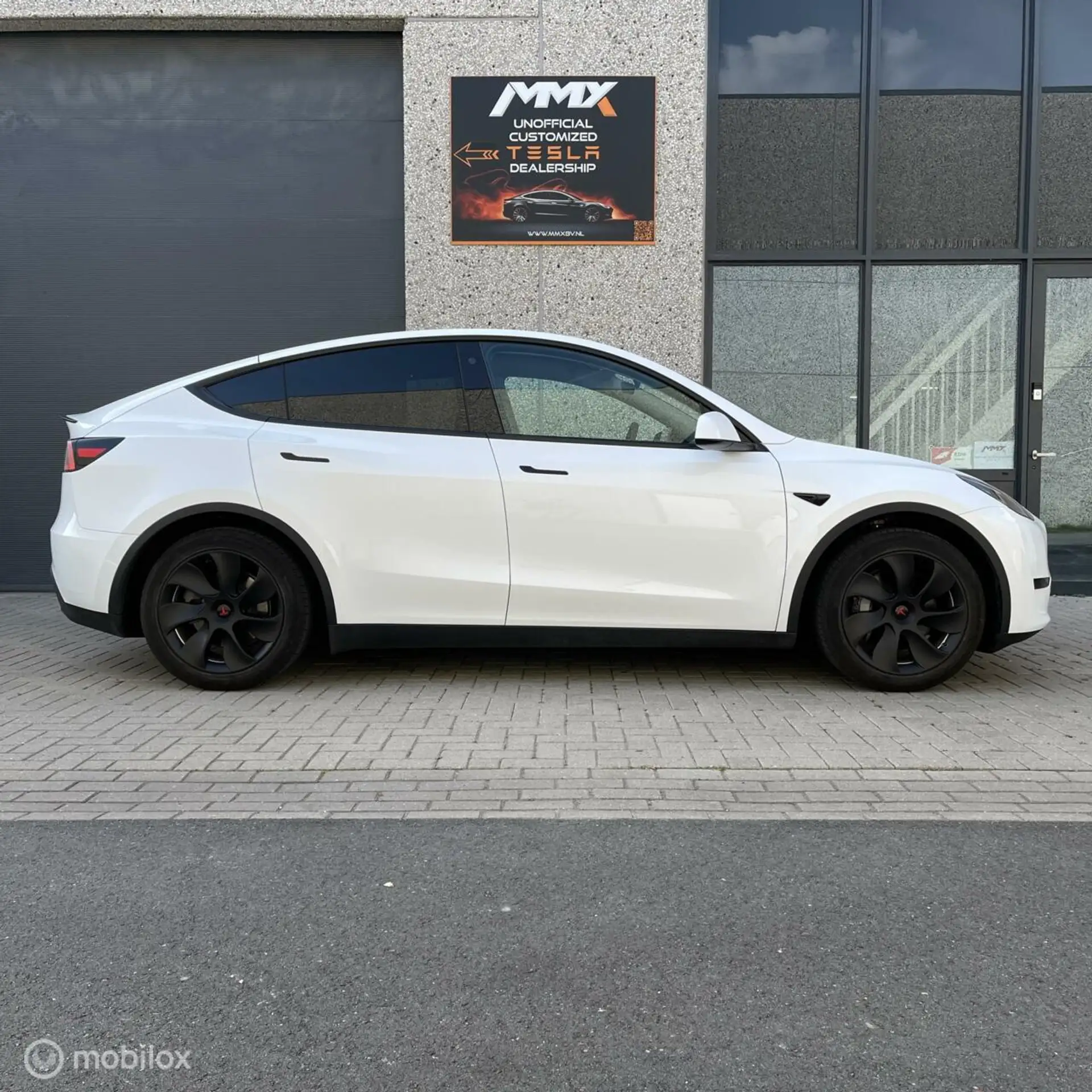 Tesla - Model Y