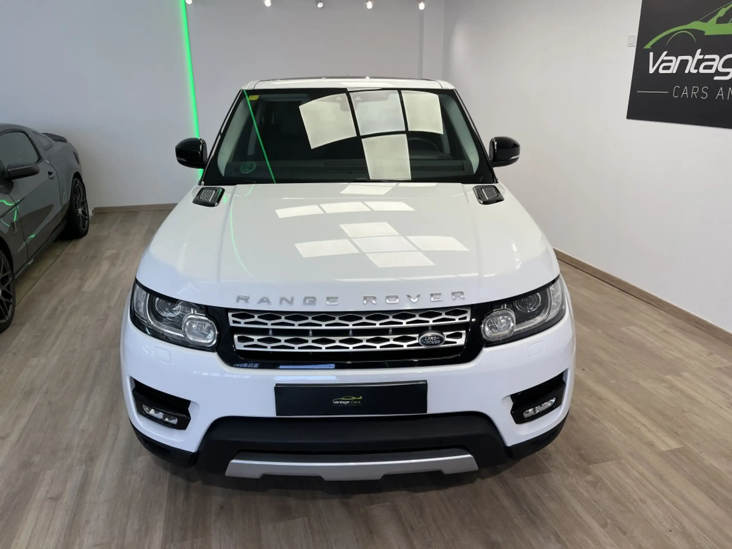 Land Rover - Range Rover Sport