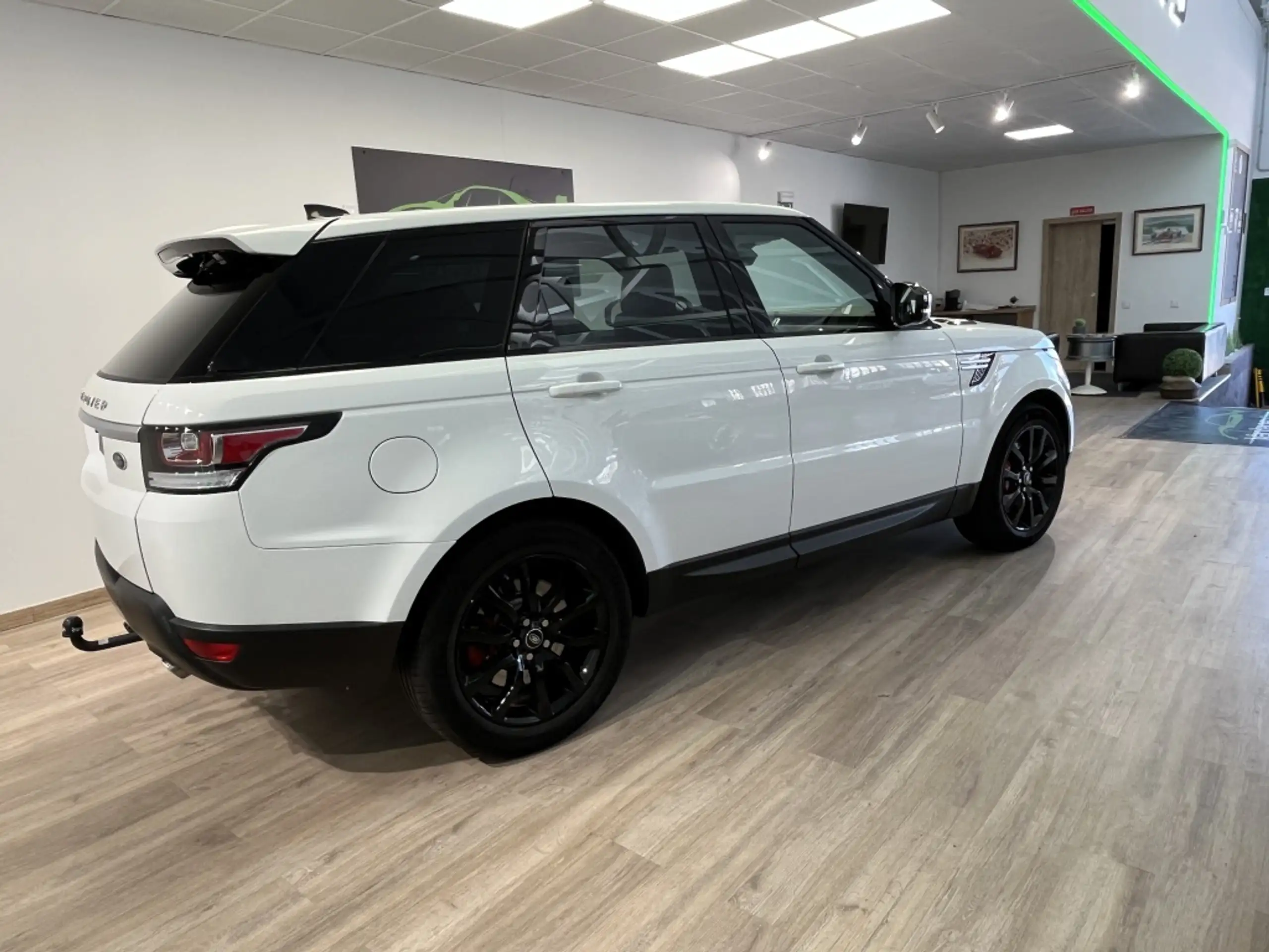 Land Rover - Range Rover Sport