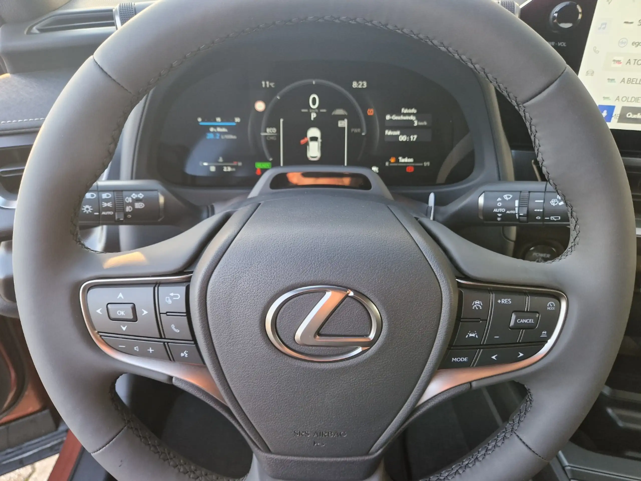 Lexus - UX 300e