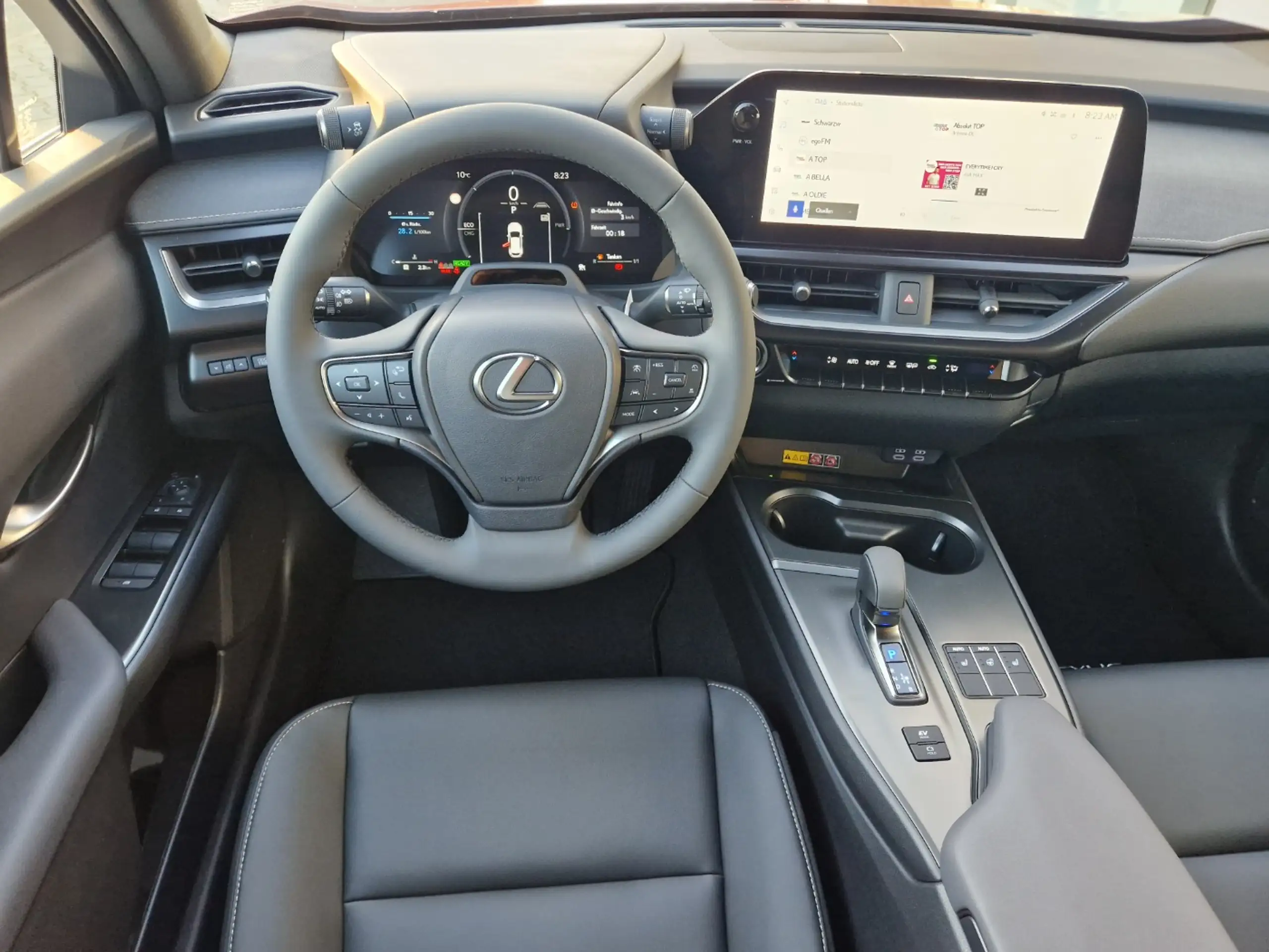 Lexus - UX 300e