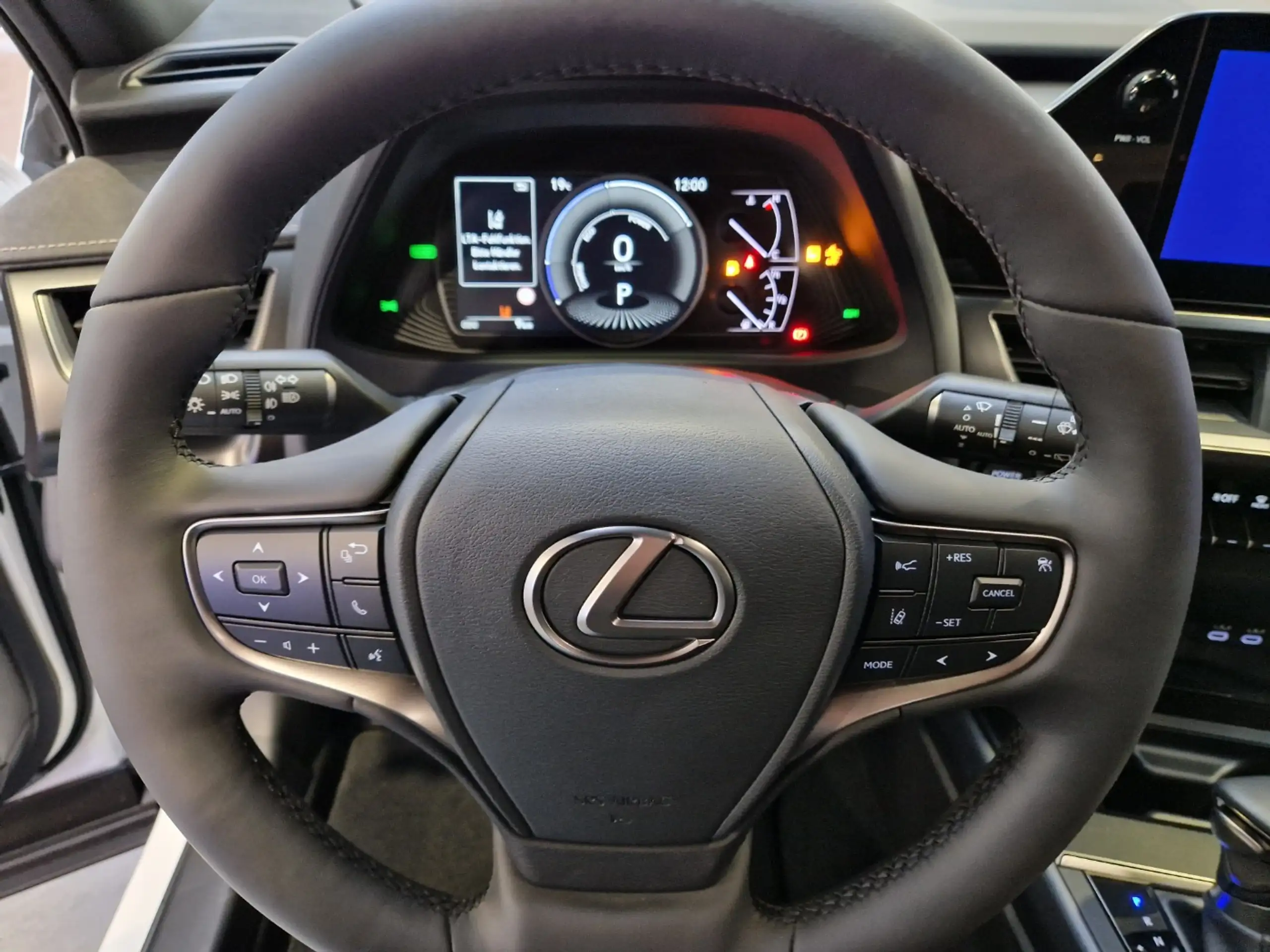 Lexus - UX 300e