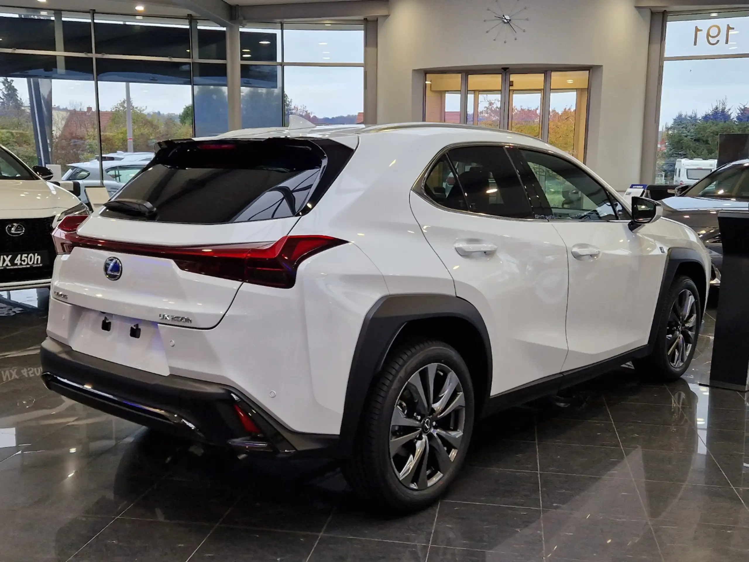 Lexus - UX 300e