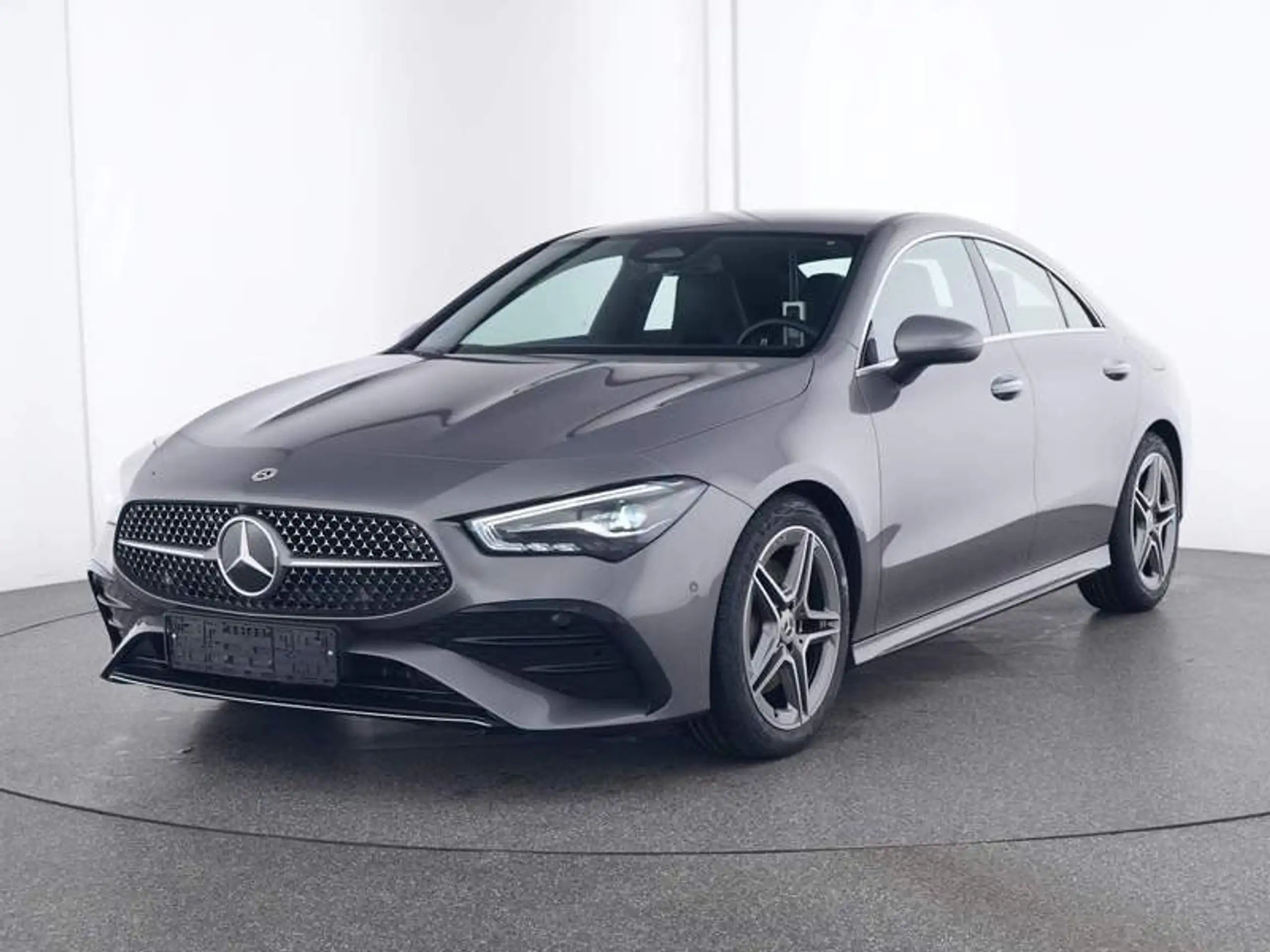 Mercedes-Benz - CLA 200