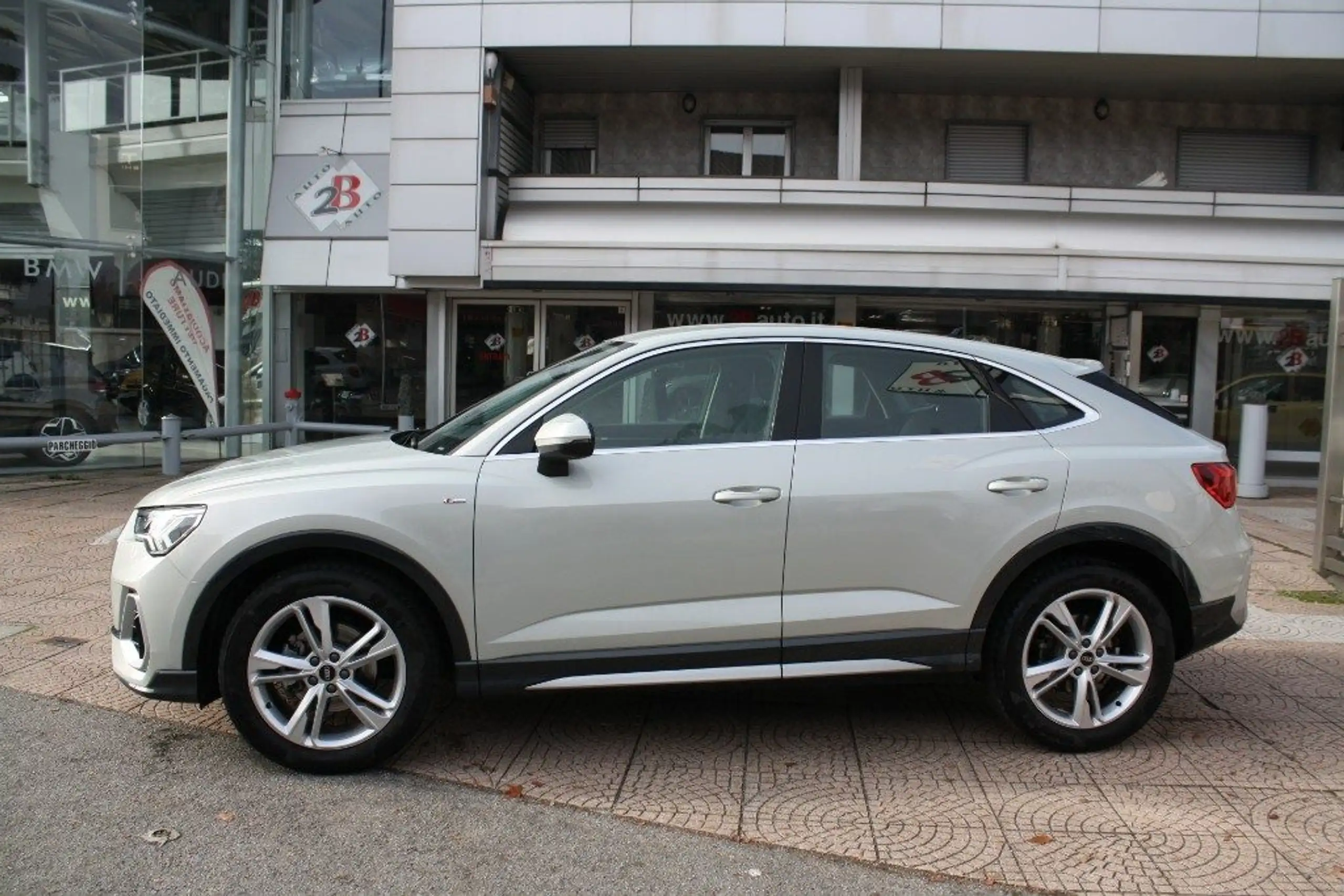 Audi - Q3