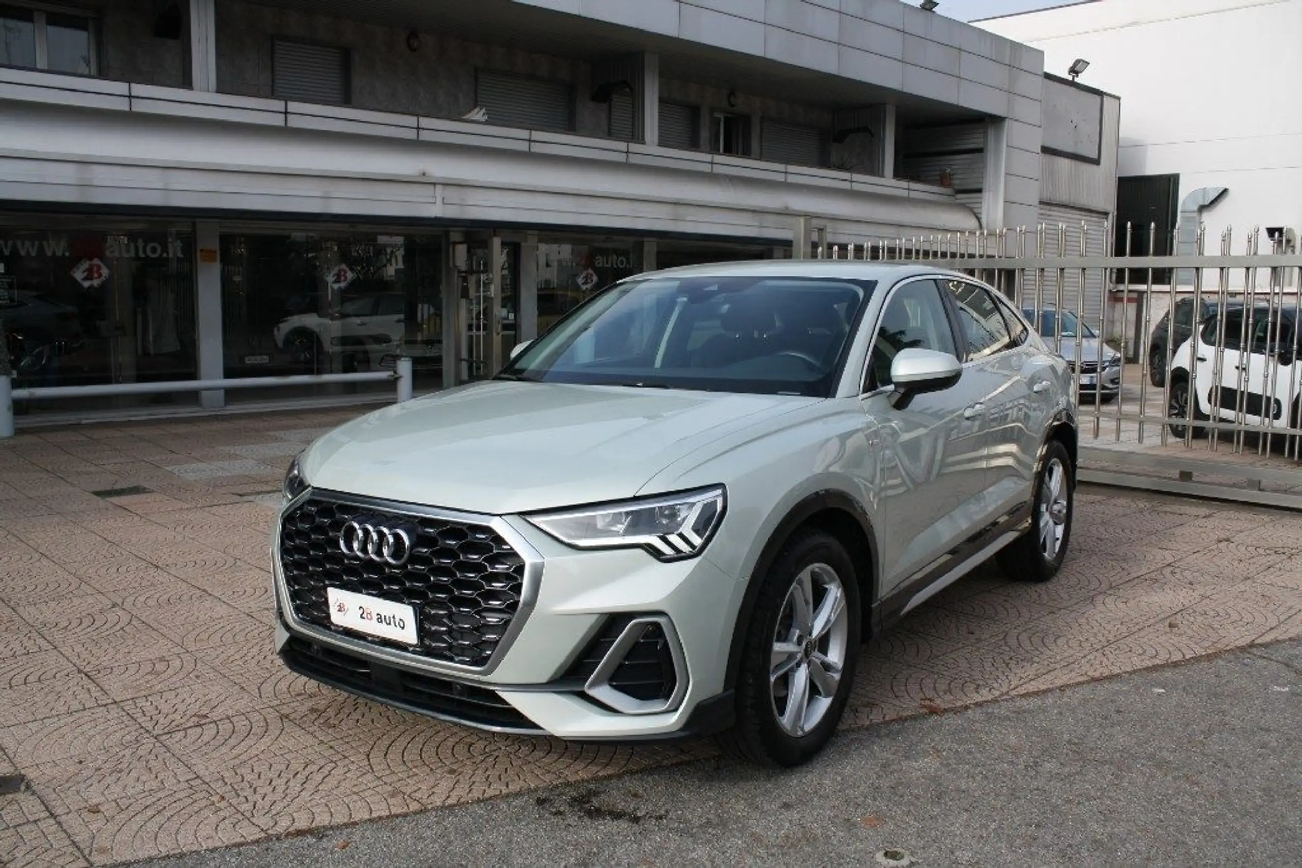 Audi - Q3