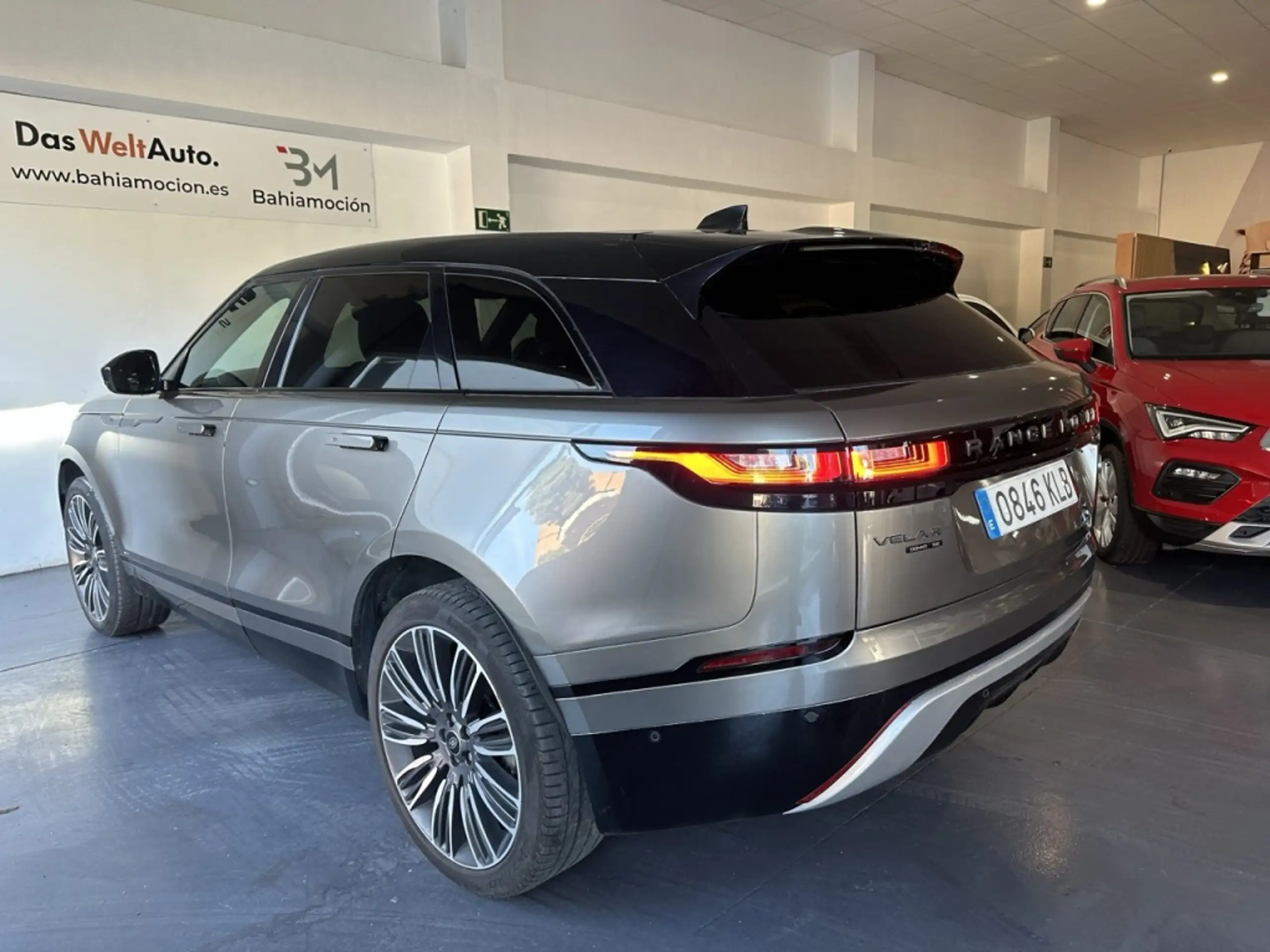 Land Rover - Range Rover Velar