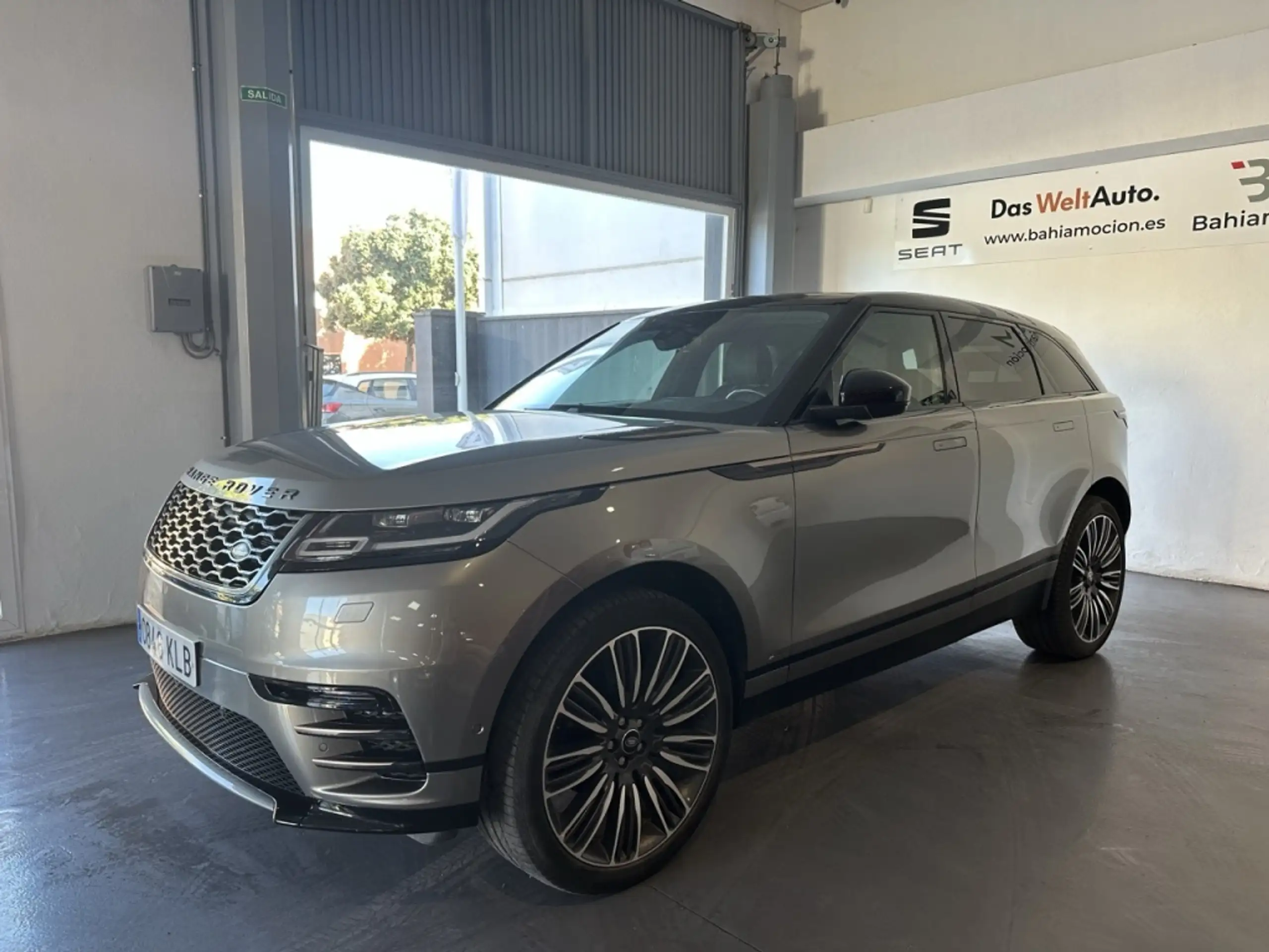 Land Rover - Range Rover Velar