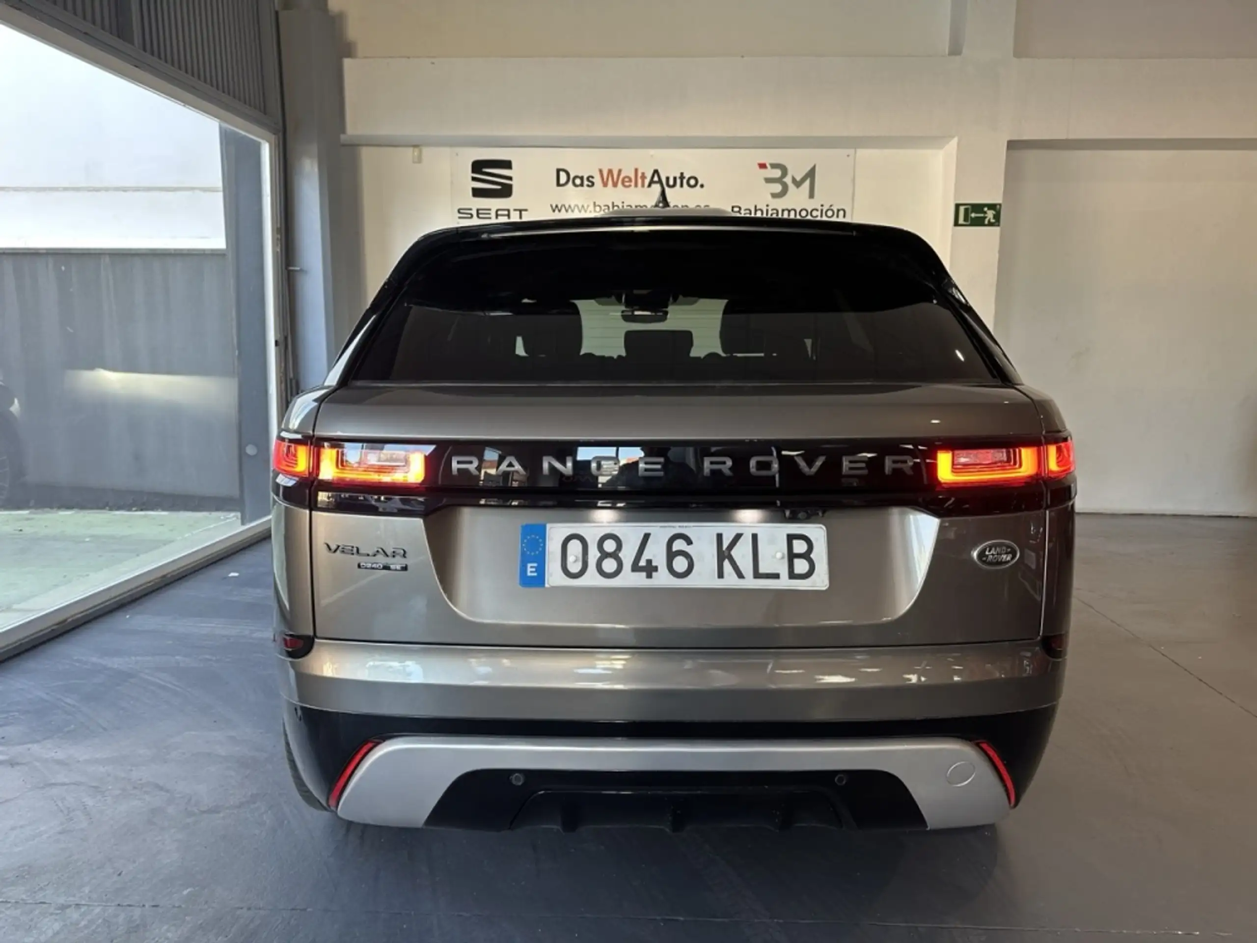 Land Rover - Range Rover Velar