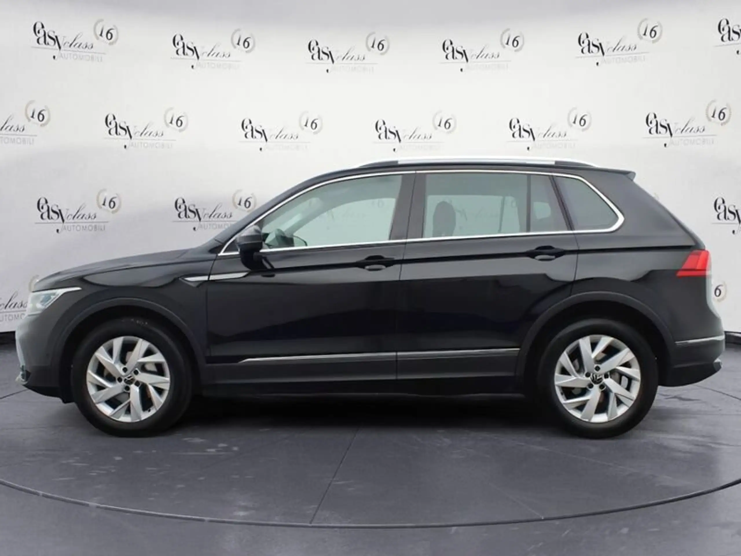 Volkswagen - Tiguan