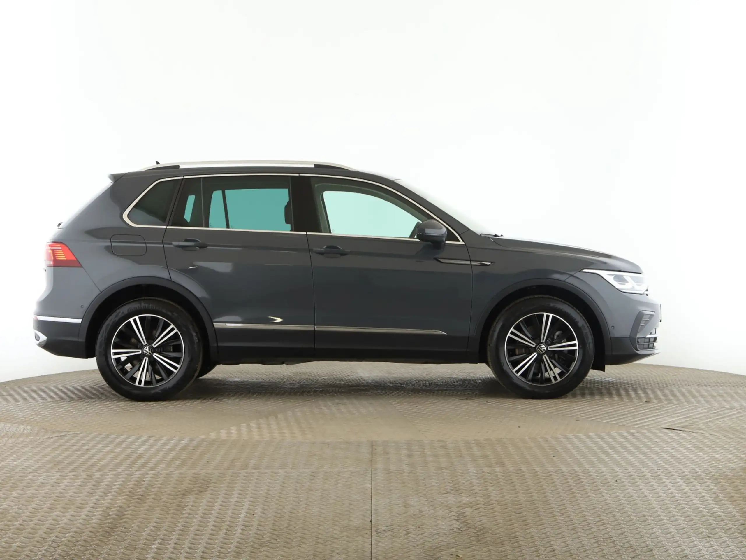 Volkswagen - Tiguan