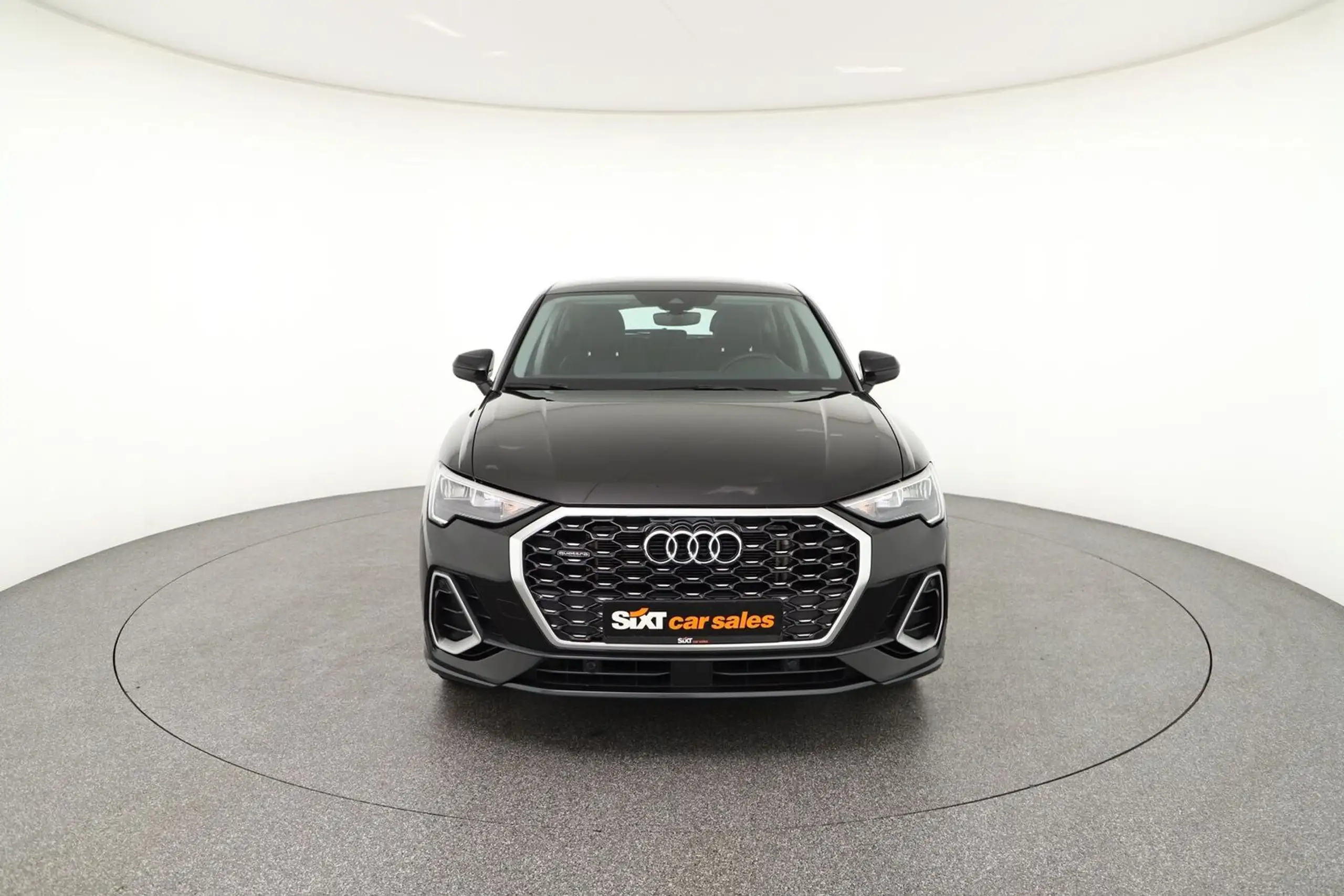 Audi - Q3