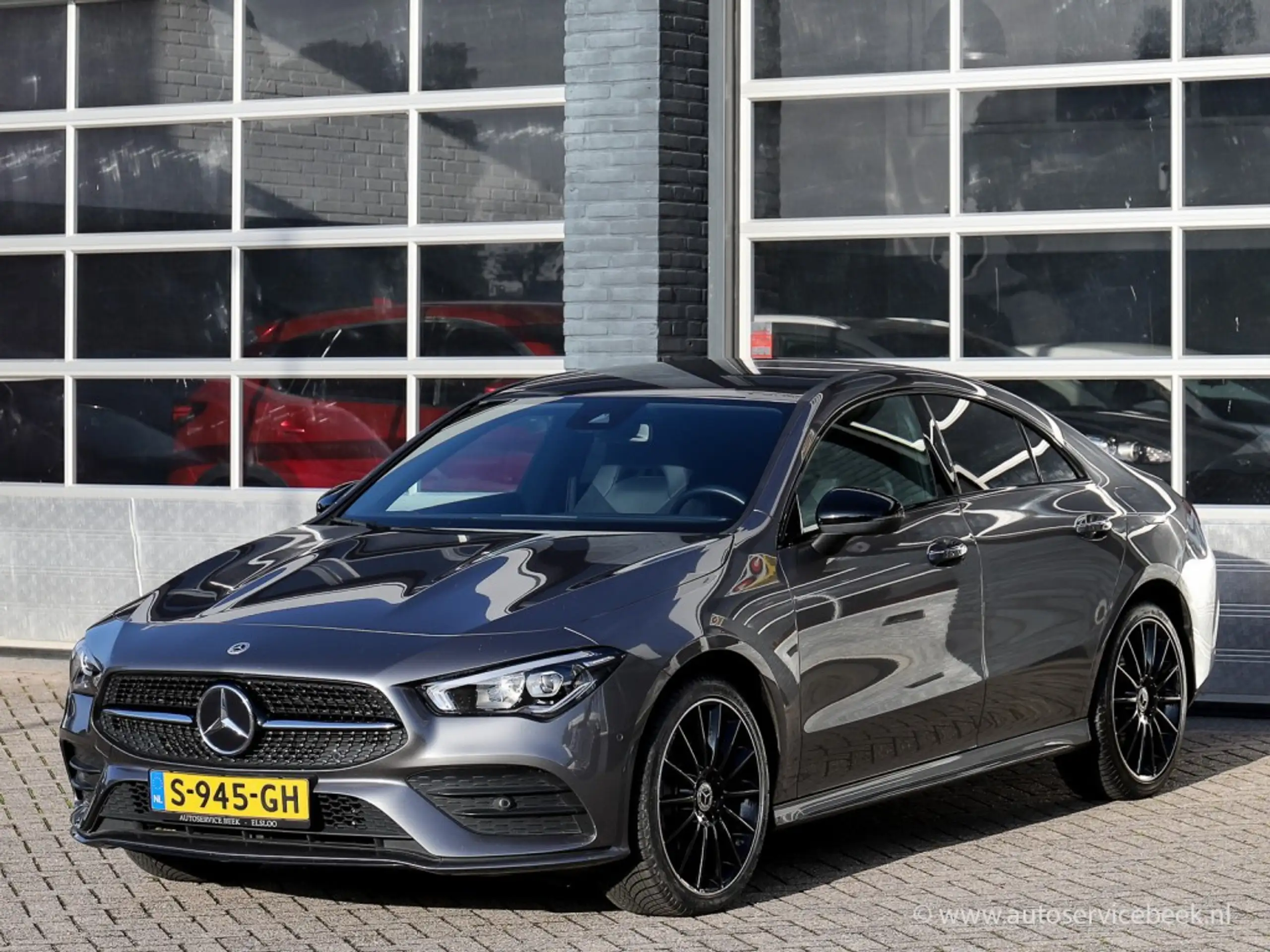 Mercedes-Benz - CLA 250