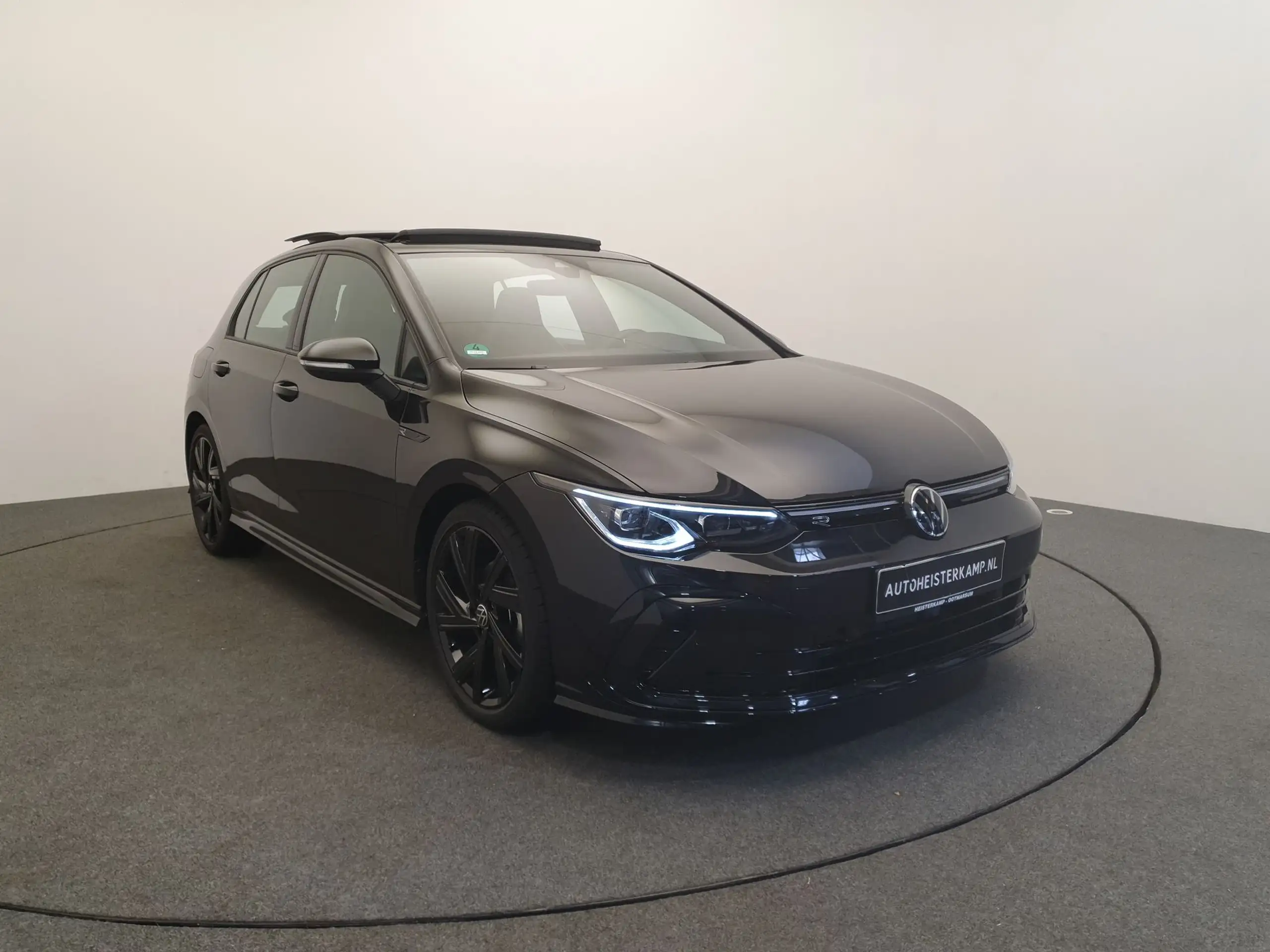 Volkswagen - Golf